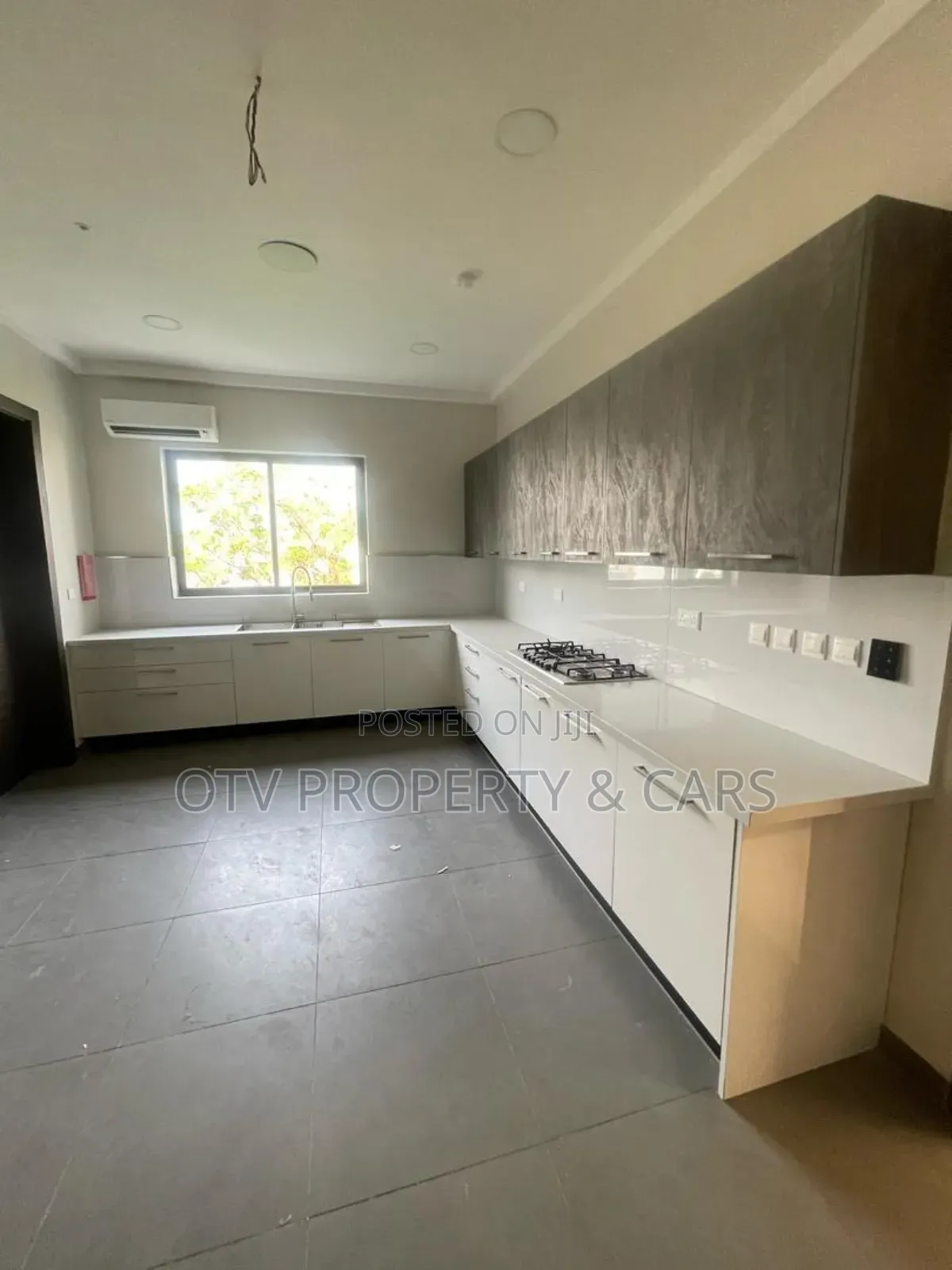 Furnished 4bdrm Maisonette in Ikoyi for sale