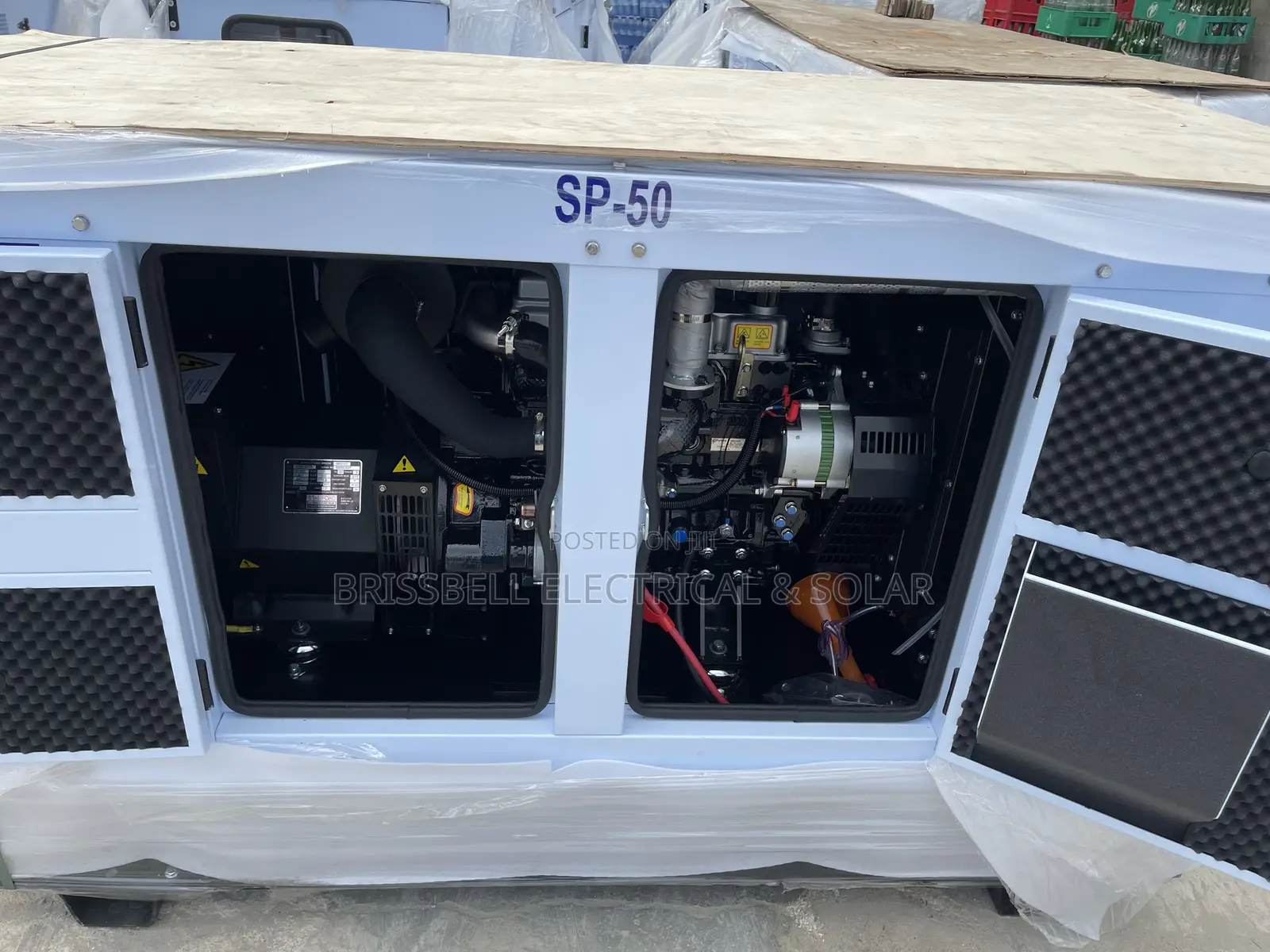 Heavy-duty England Perkins Soundproof Diesel Generator 50kva
