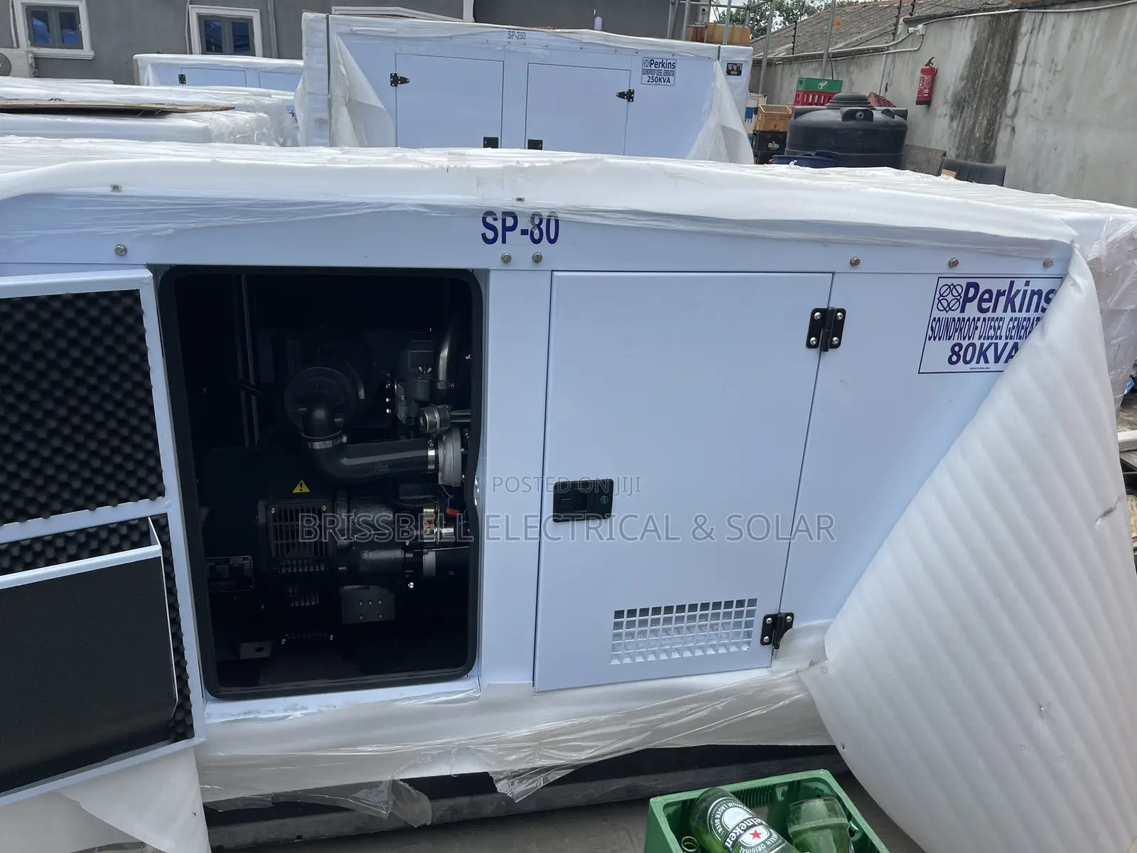 Heavy-duty England Perkins Soundproof Diesel Generator 80kva