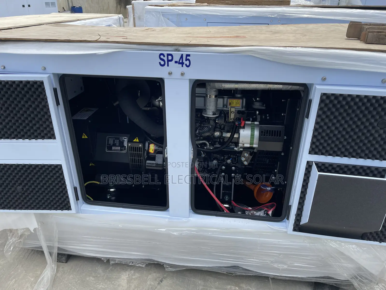 Heavy-duty England Perkins Soundproof Diesel Generator 45kva