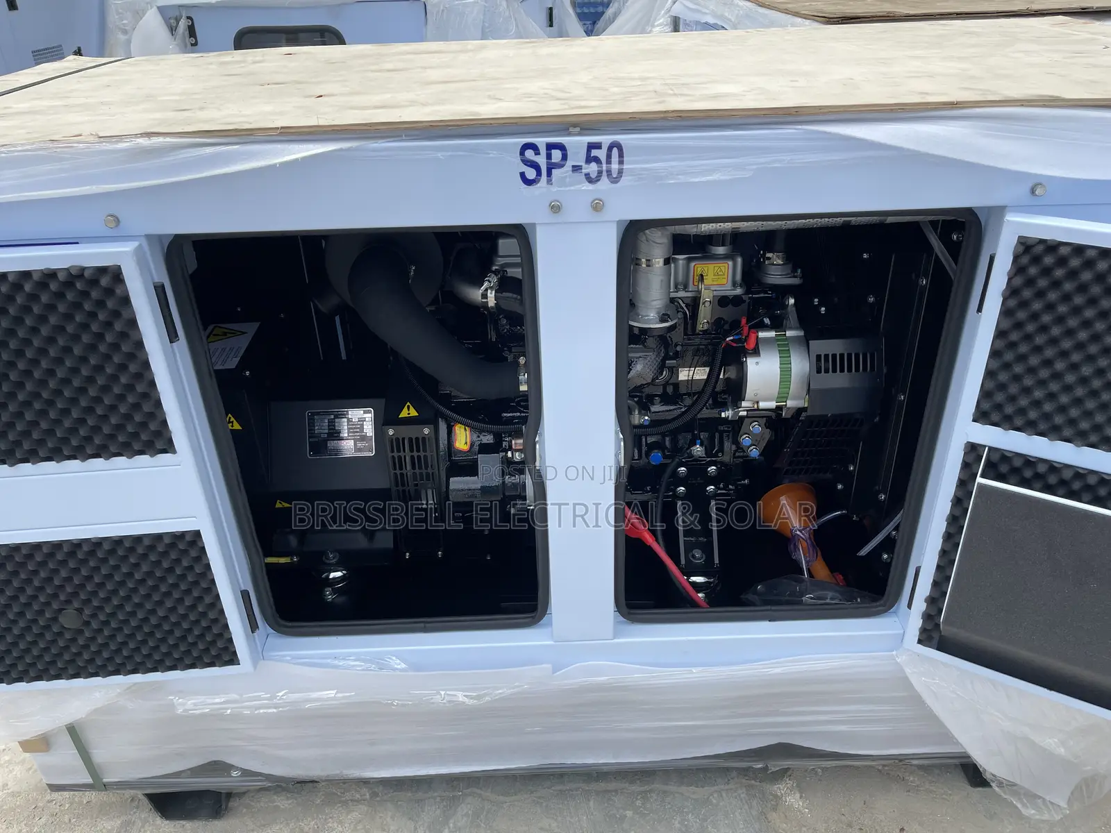 Heavy-duty England Perkins Soundproof Diesel Generator 50kva
