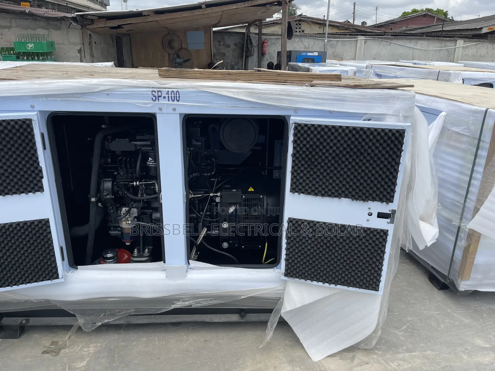 Heavy-duty England Perkins Soundproof Diesel Generator100kva