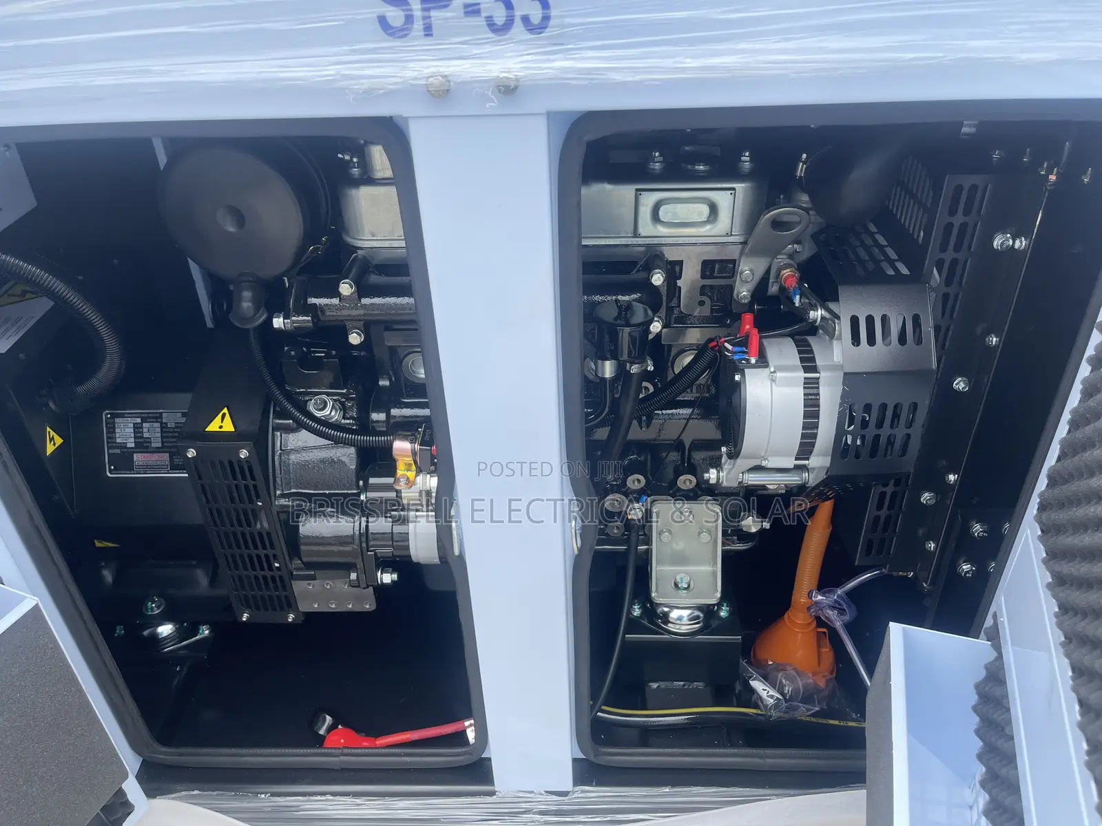 Heavy-duty England Perkins Soundproof Diesel Generator 33kva