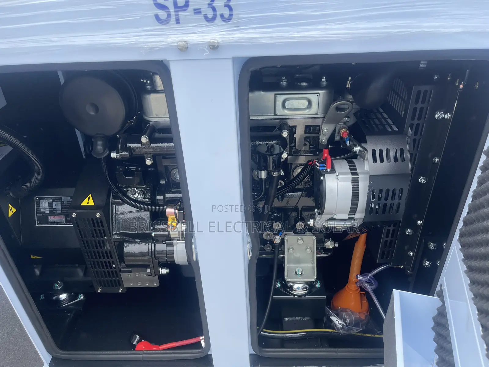 Heavy-duty England Perkins Soundproof Diesel Generator 33kva