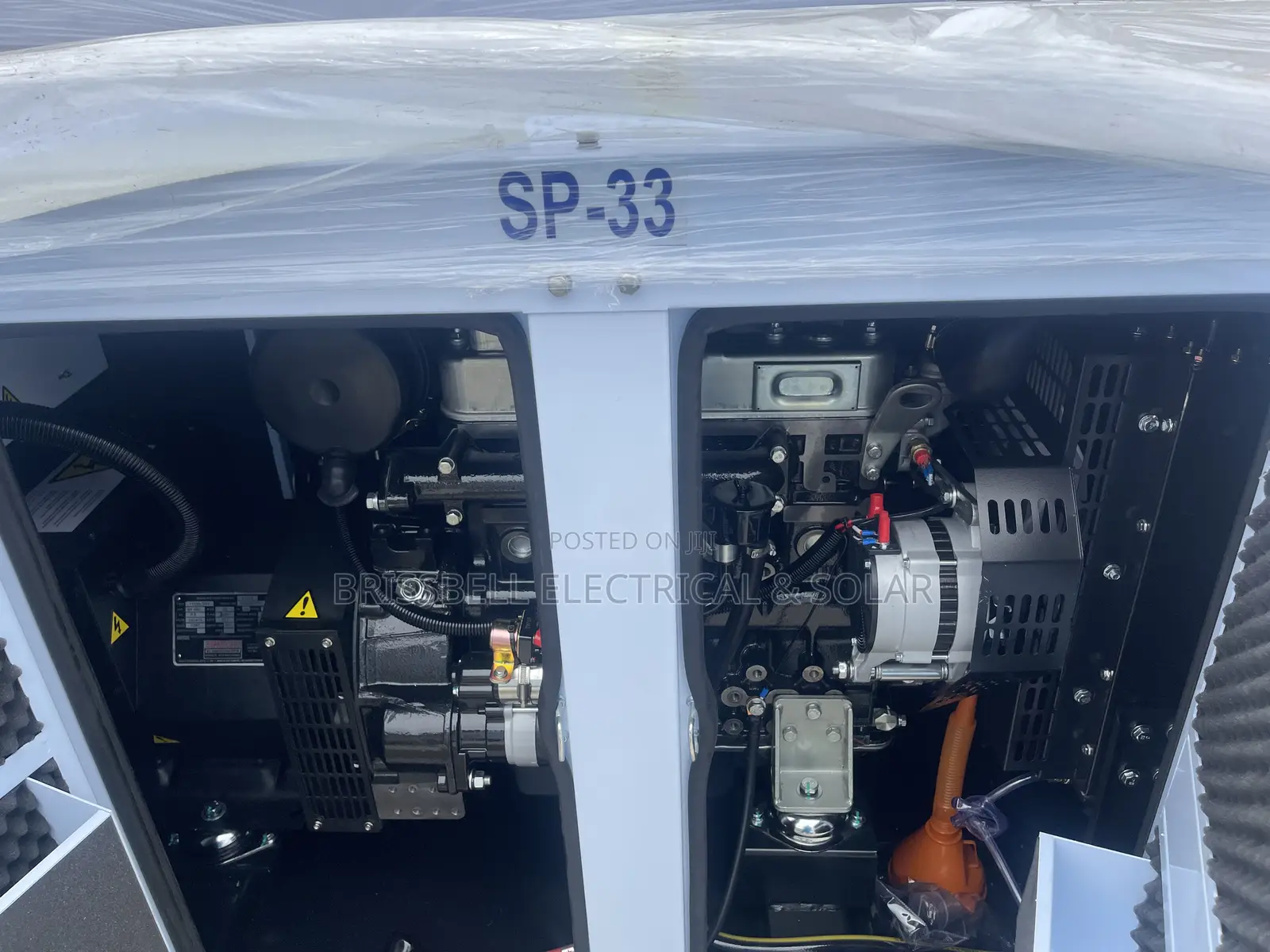 Heavy-duty England Perkins Soundproof Diesel Generator 33kva