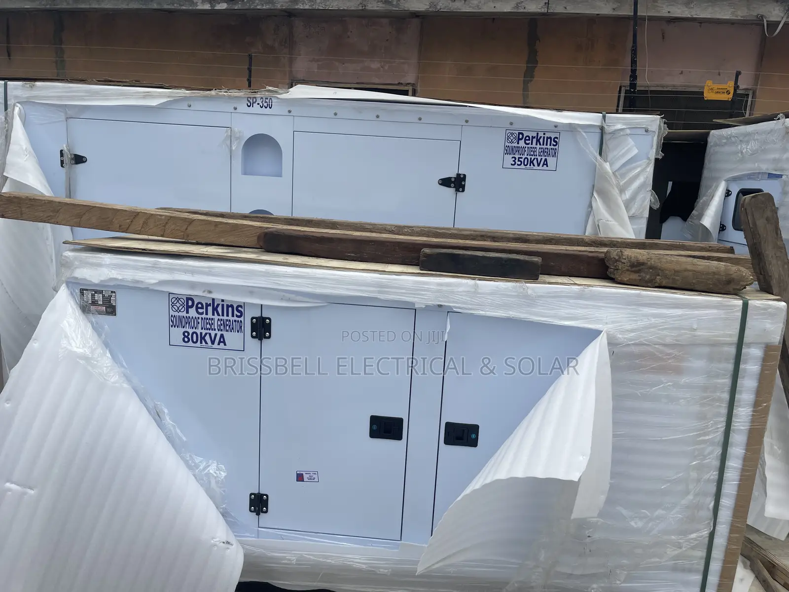 Heavy-duty England Perkins Soundproof Diesel Generator350kva