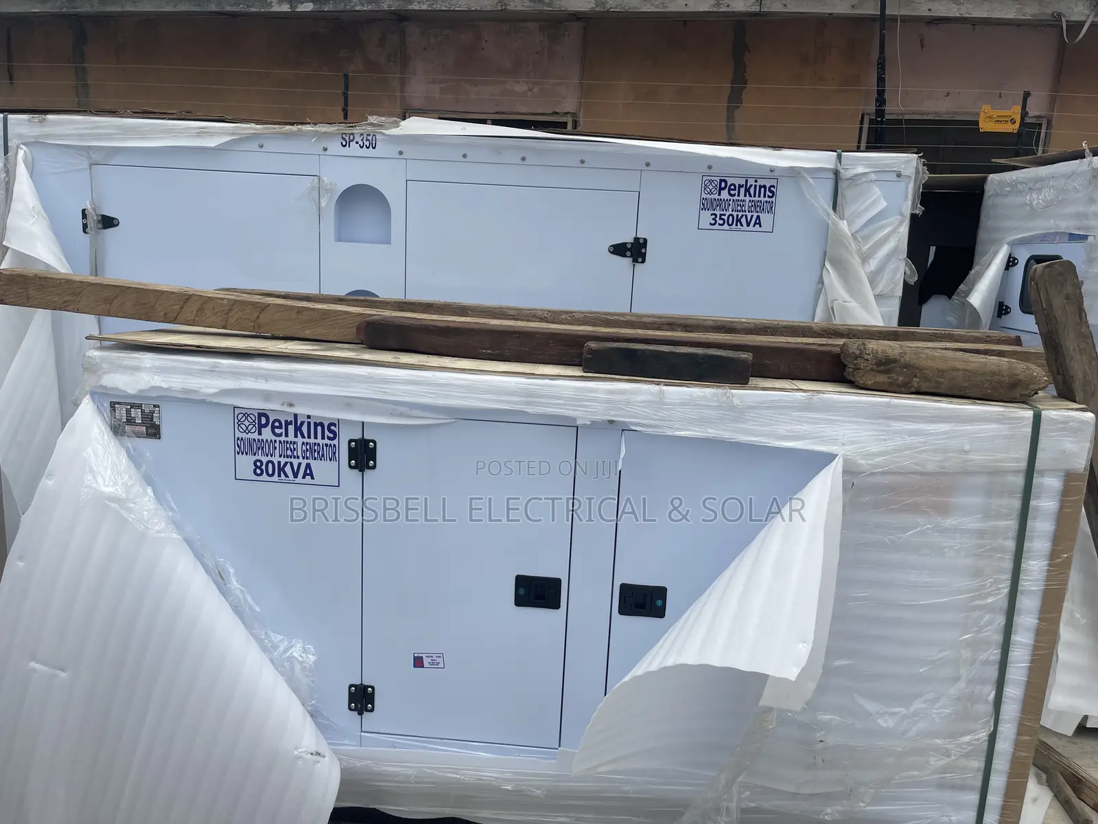 Heavy-duty England Perkins Soundproof Diesel Generator350kva