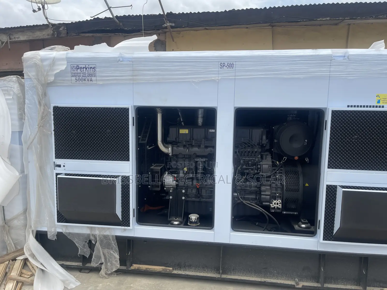 Heavy-duty England Perkins Soundproof Diesel Generator500kva