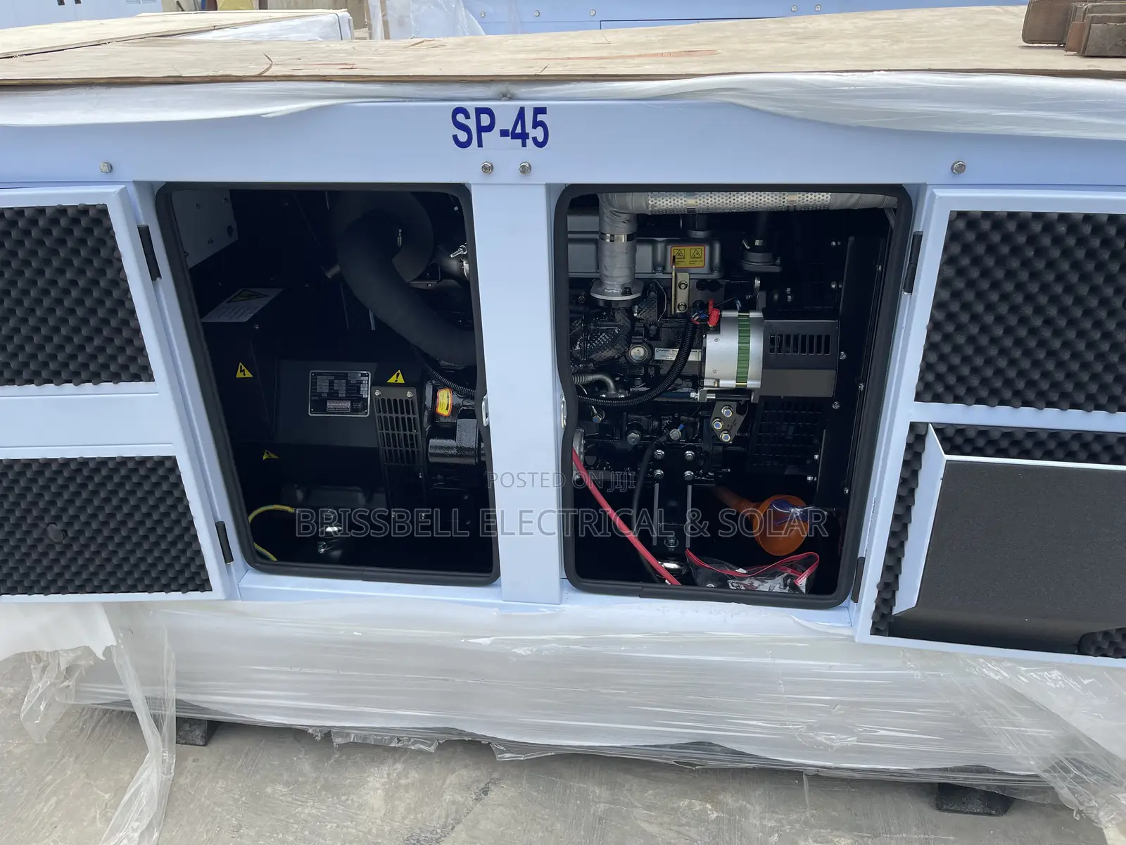 Heavy-duty England Perkins Soundproof Diesel Generator 45kva