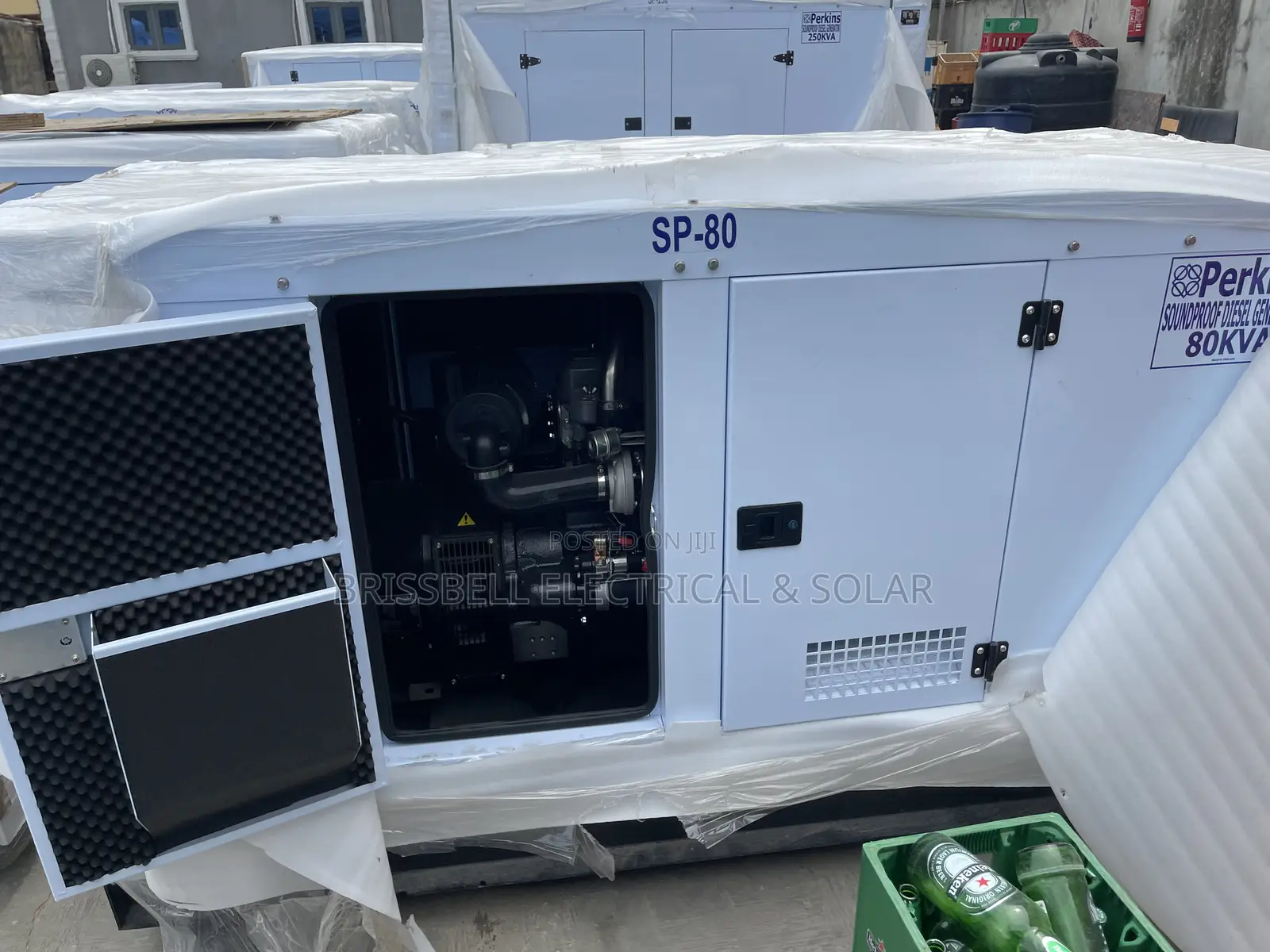 Heavy-duty England Perkins Soundproof Diesel Generator 80kva