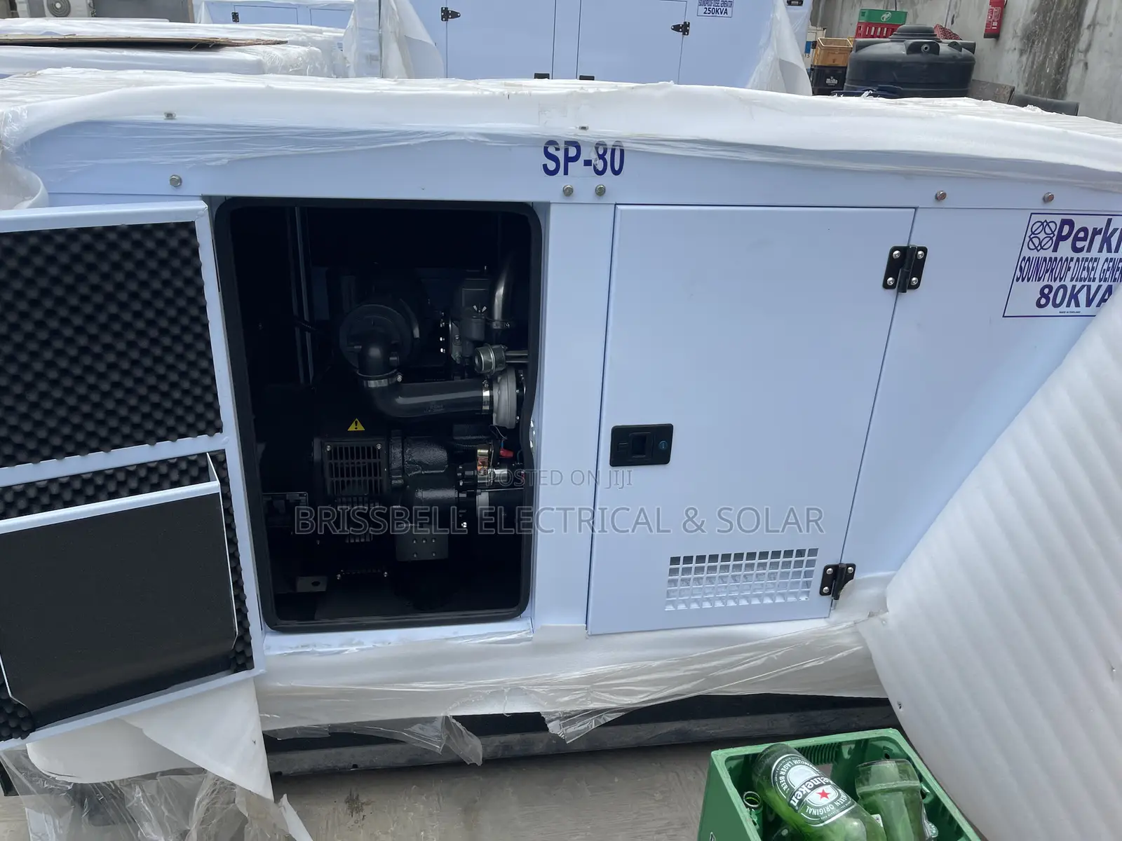 Heavy-duty England Perkins Soundproof Diesel Generator 80kva