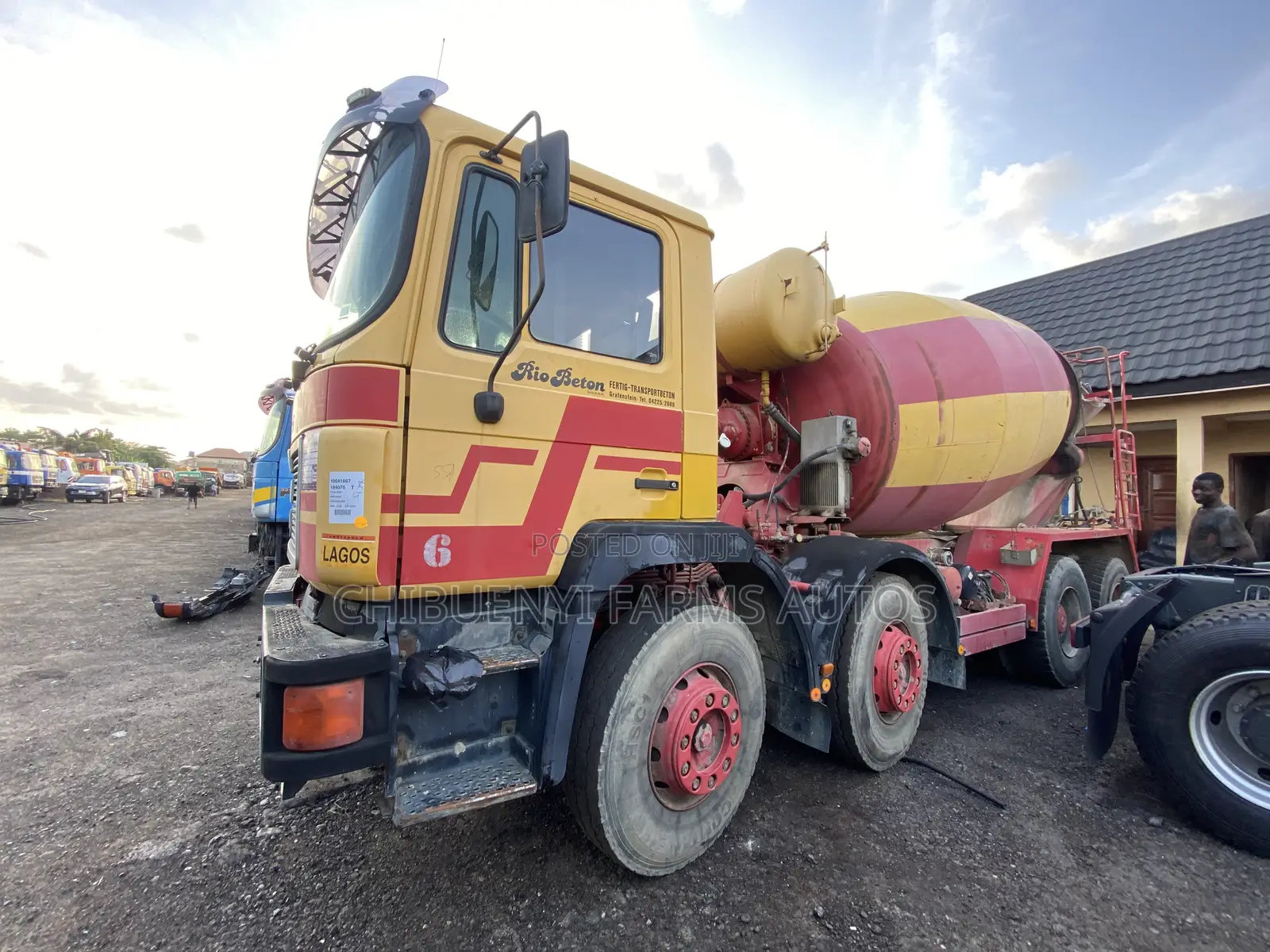 Concrete Mixer 12tyres (10 Cubic)