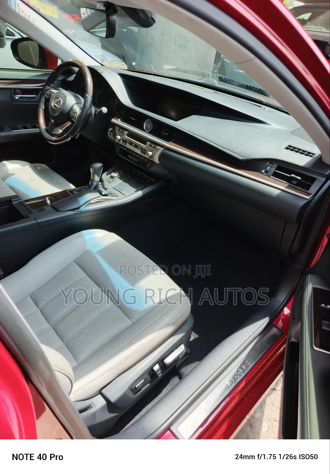 Lexus ES 2016 Red