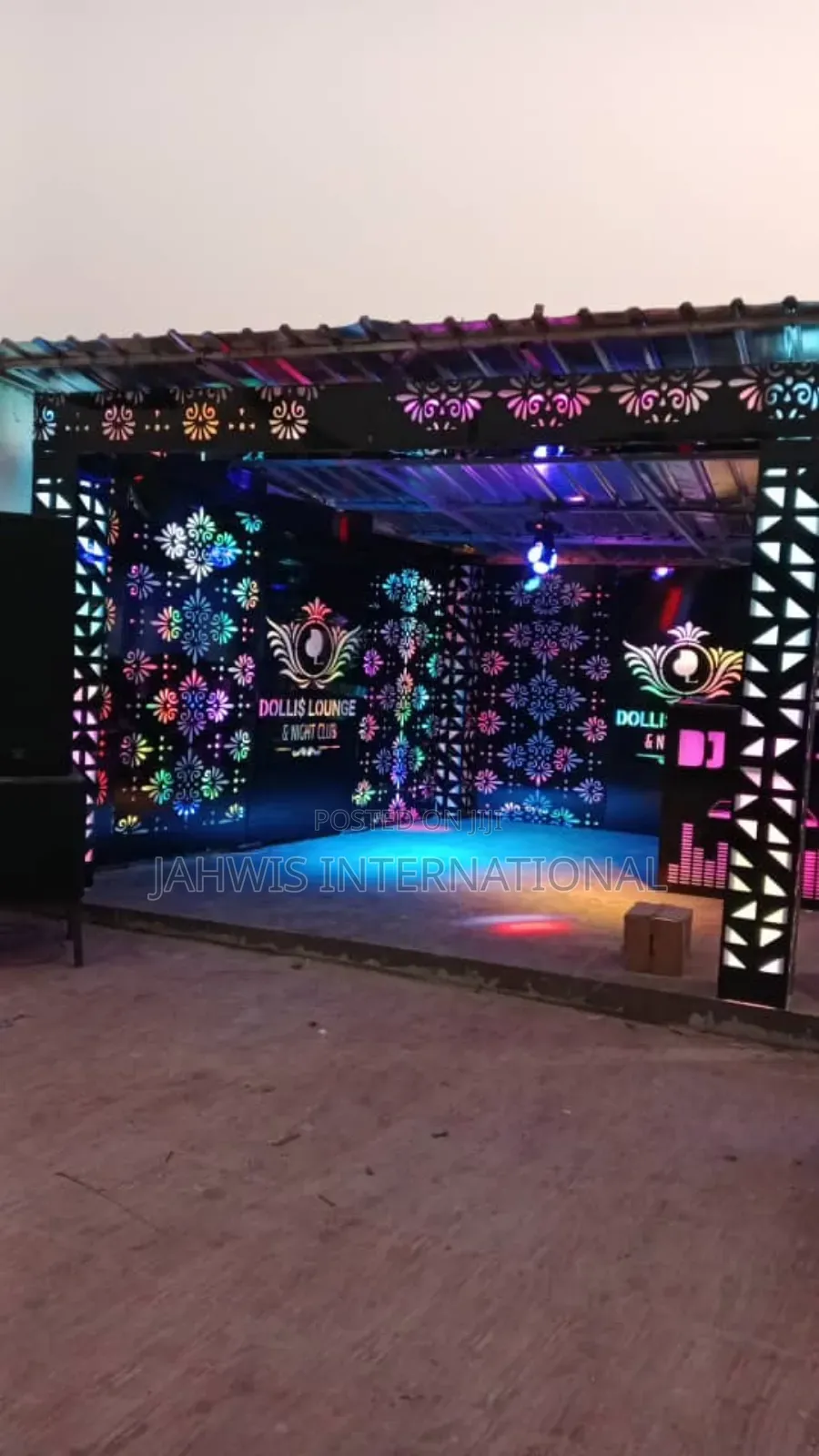 Beautiful Bush Bar Set Up