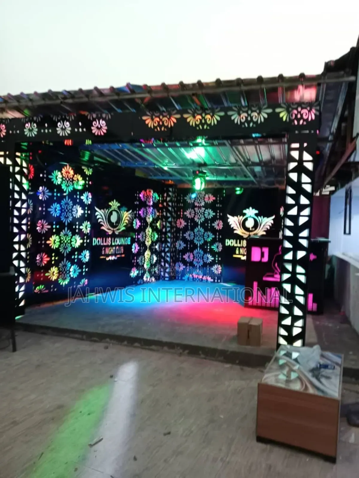 Beautiful Bush Bar Set Up