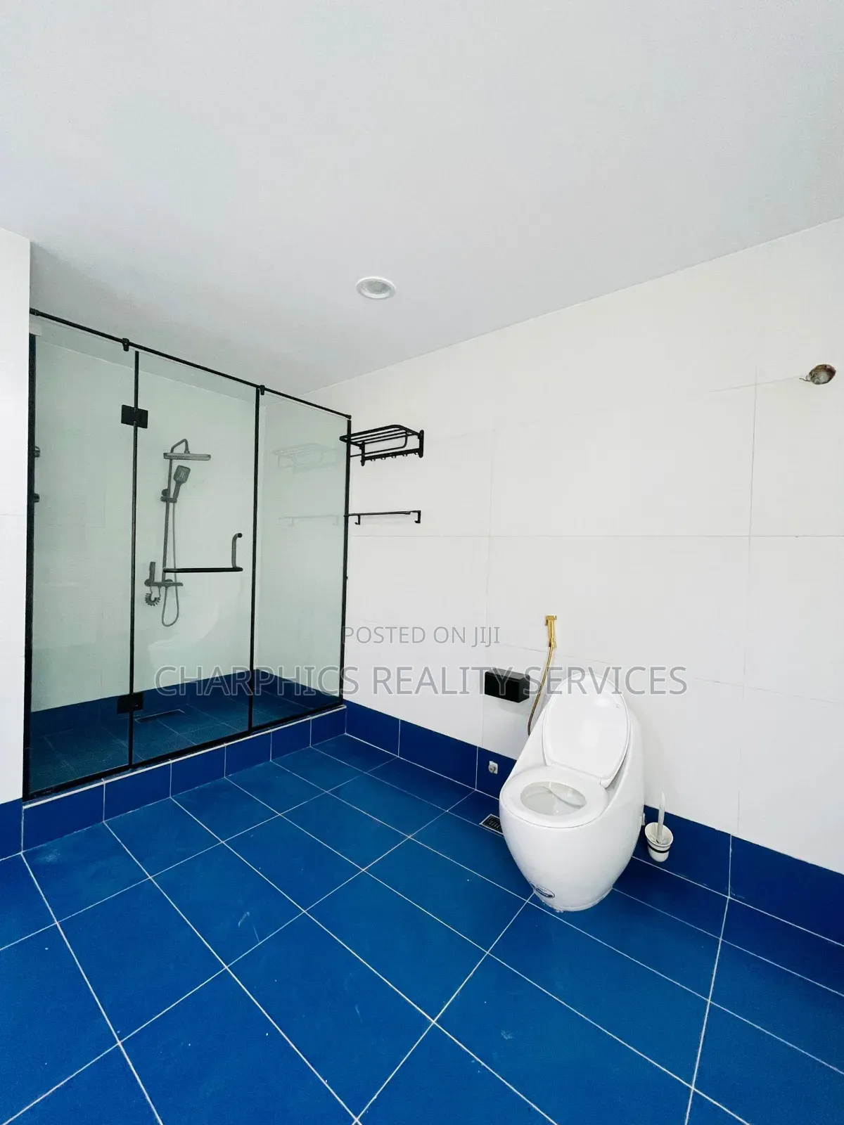 4bdrm Duplex in Banana Island for sale