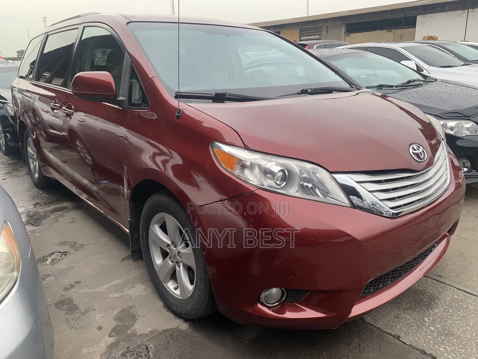 Toyota Sienna LE AWD 7-Passenger 2013 Red