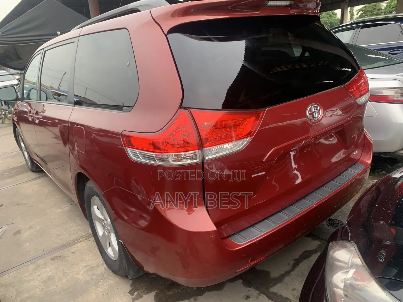 Toyota Sienna LE AWD 7-Passenger 2013 Red