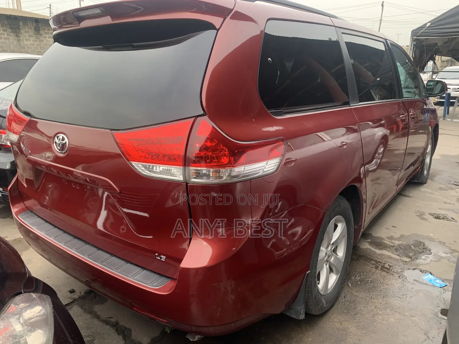 Toyota Sienna LE AWD 7-Passenger 2013 Red