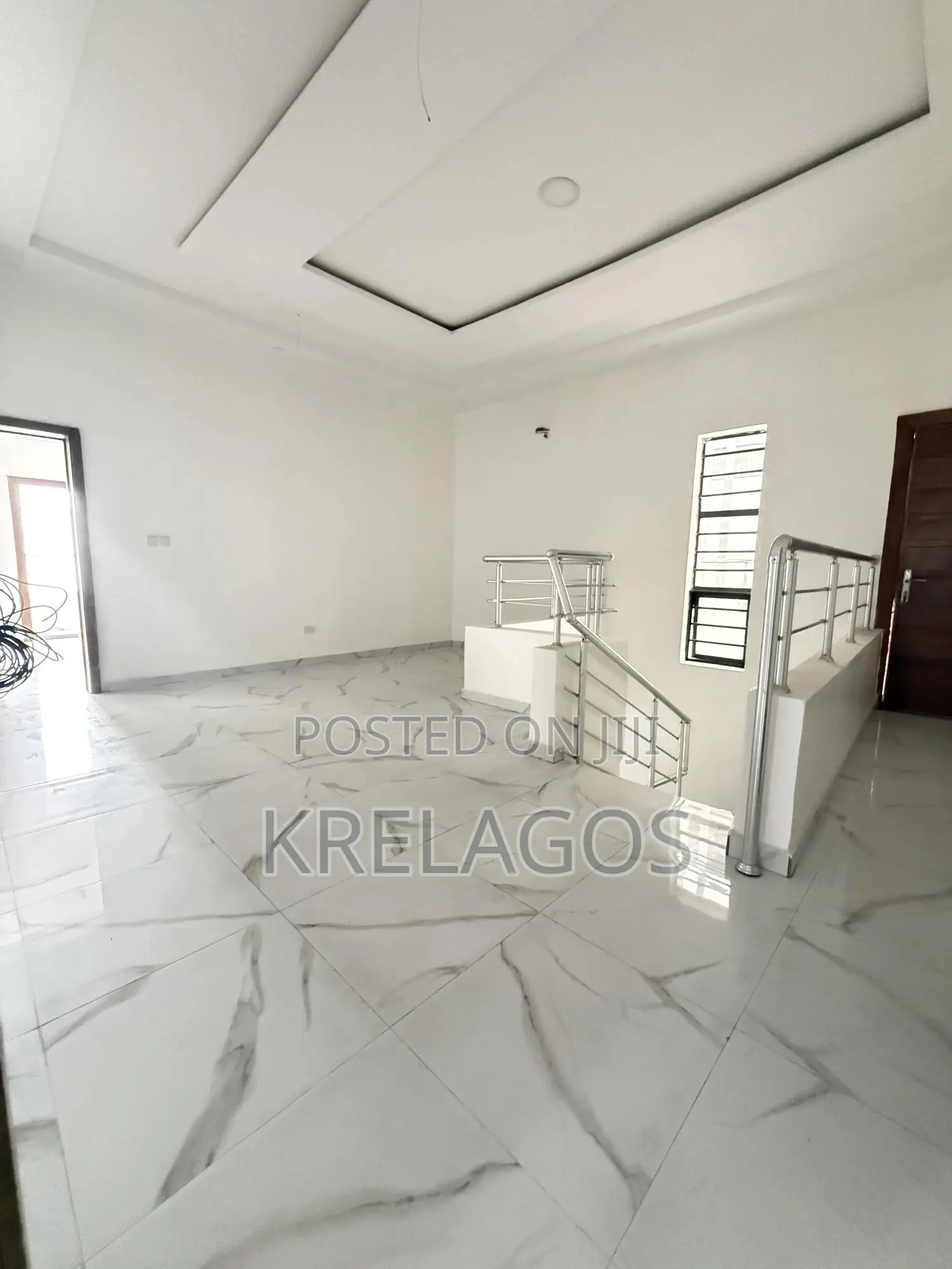 5bdrm Duplex in Chevron for sale