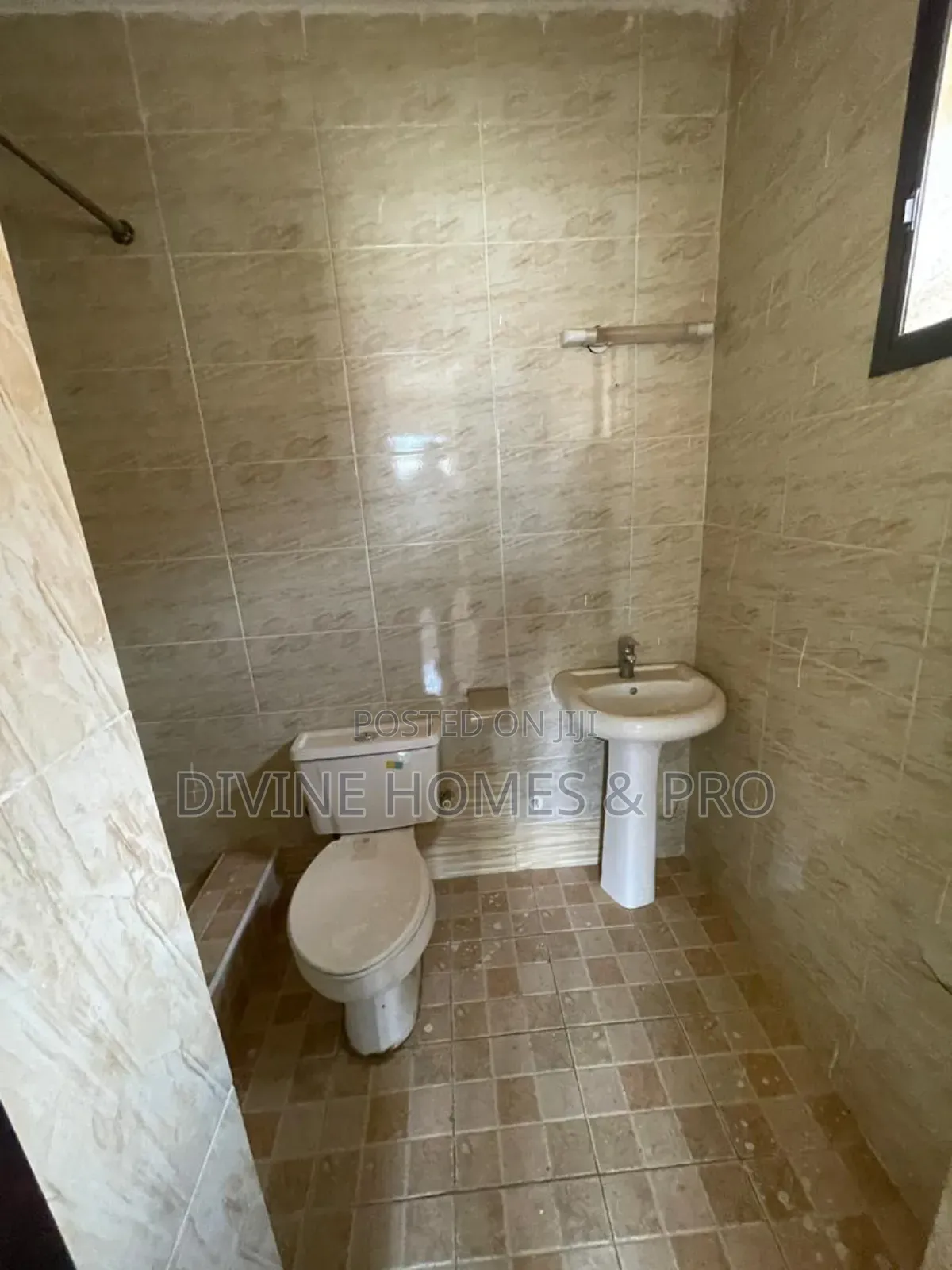 4bdrm Duplex in Life Camp for sale