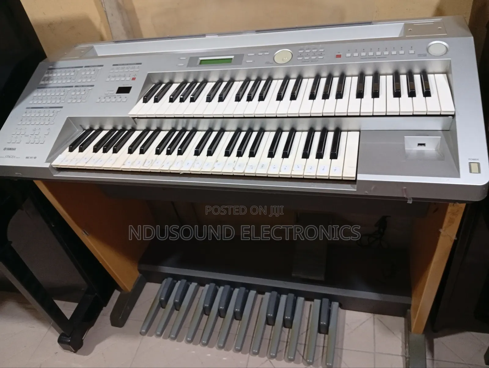 Uk Used Yamaha Electrone Stagea Elb-01