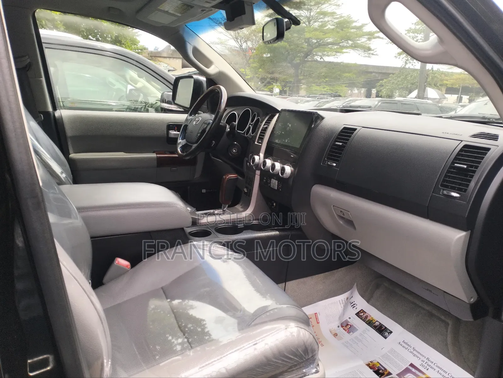 Toyota Sequoia Platinum 4dr SUV 4WD (5.7L 8cyl 6A) 2017 Black