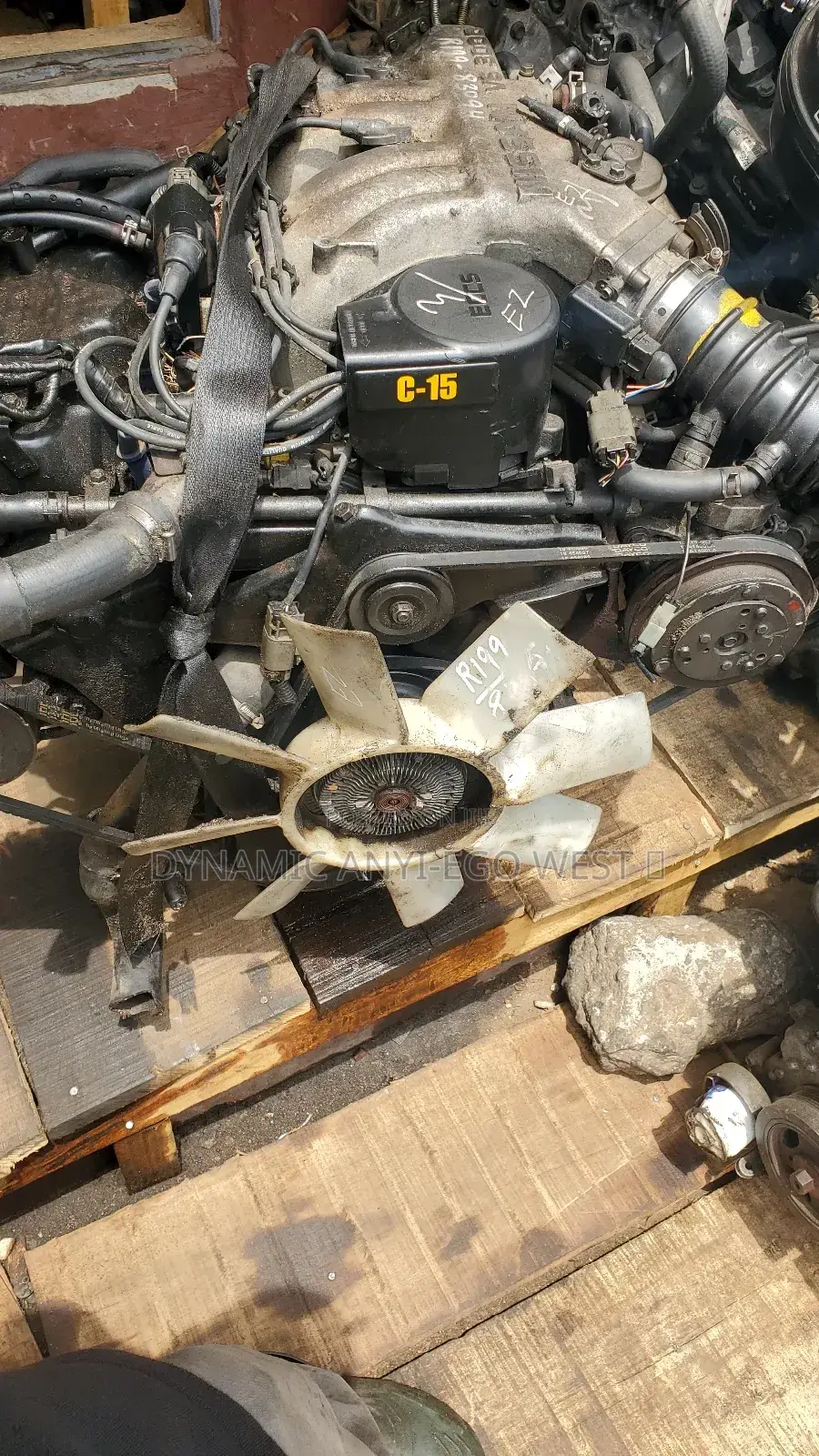 Nissan Pathfinder Engine