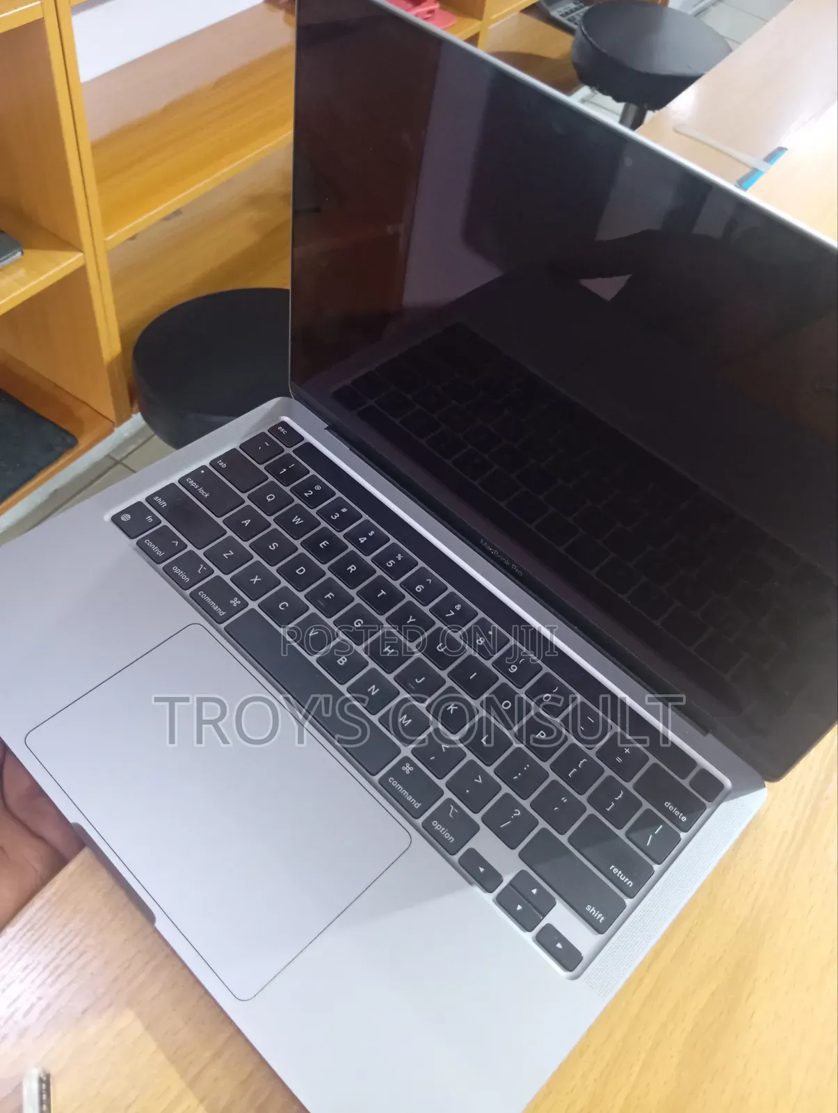 Laptop Apple MacBook Pro 2019 8GB Intel Core M2 SSHD (Hybrid) 256GB