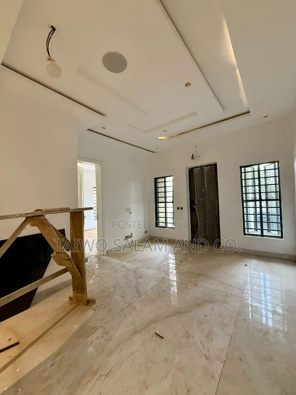 5bdrm Duplex in Akobo for sale