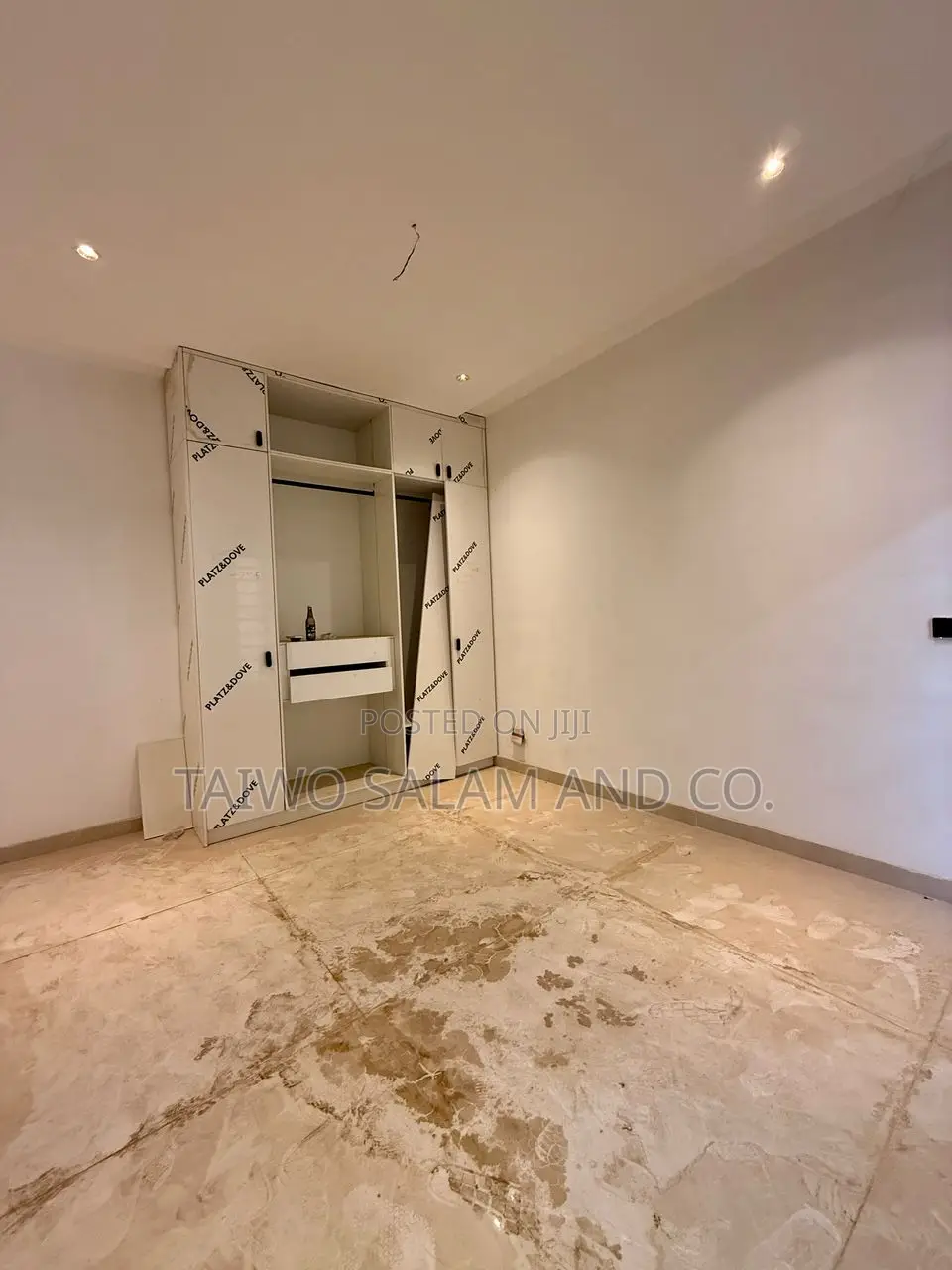 5bdrm Duplex in Akobo for sale