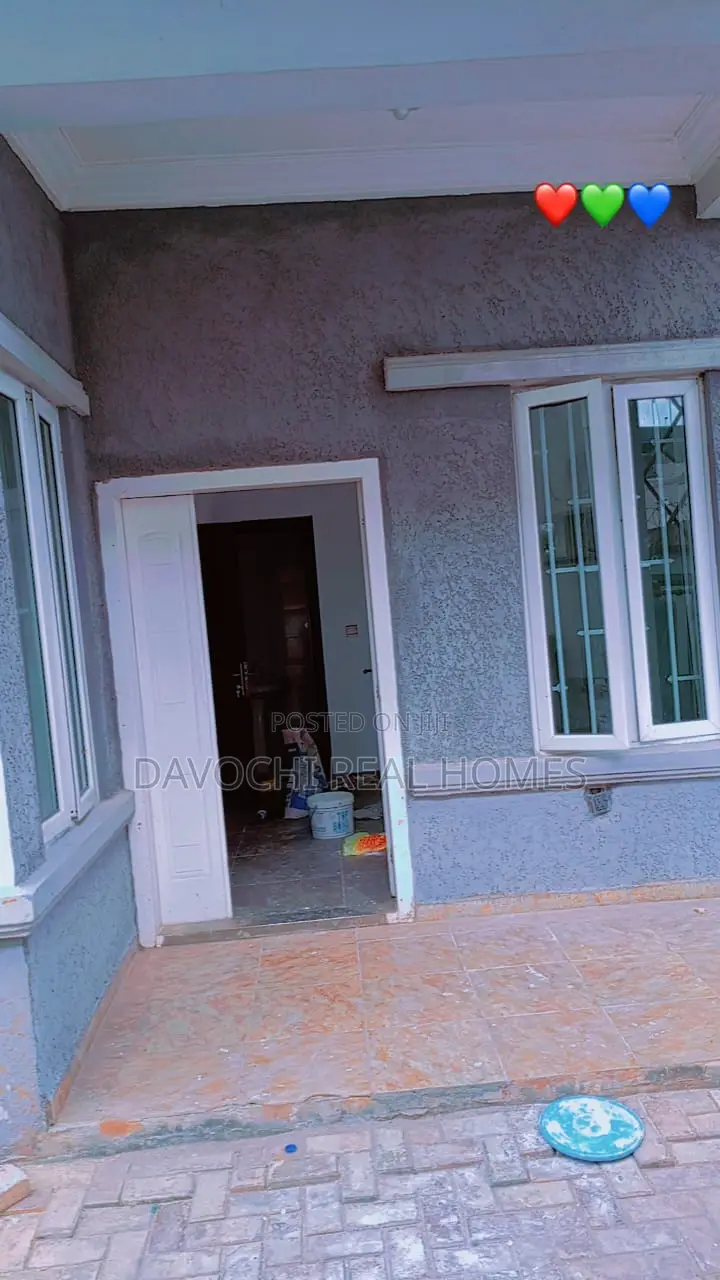 3bdrm Duplex in Peninsula Estate, for rent