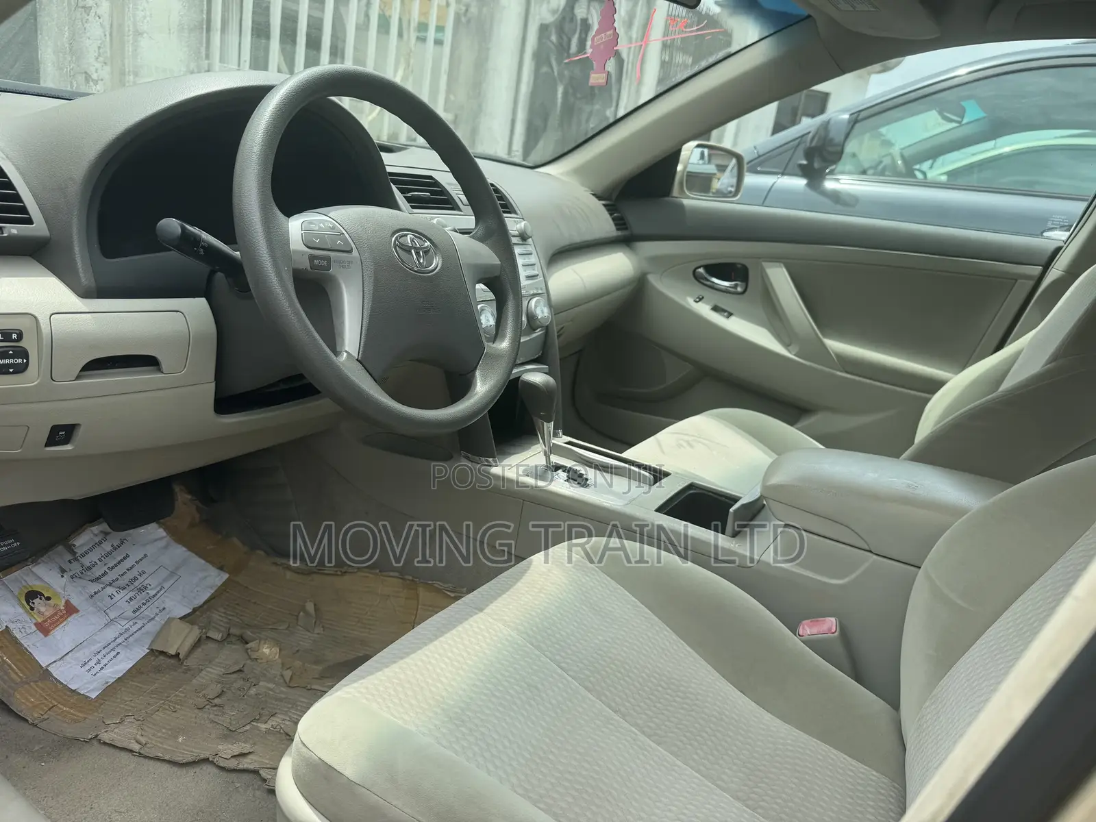 Toyota Camry LE 4dr Sedan (2.5L 4cyl 6AM) 2010 Gold