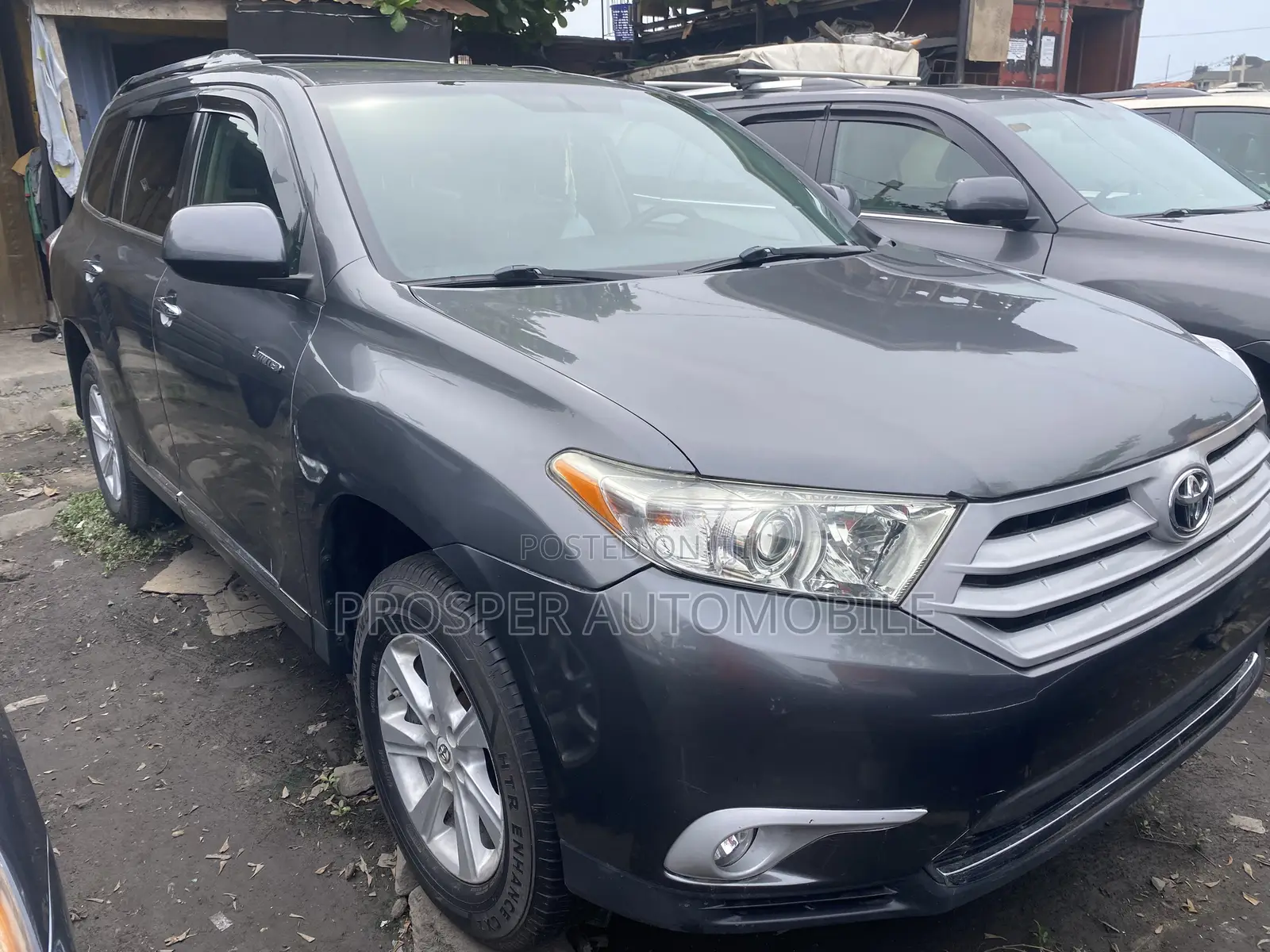 Toyota Highlander SE 2012 Gray