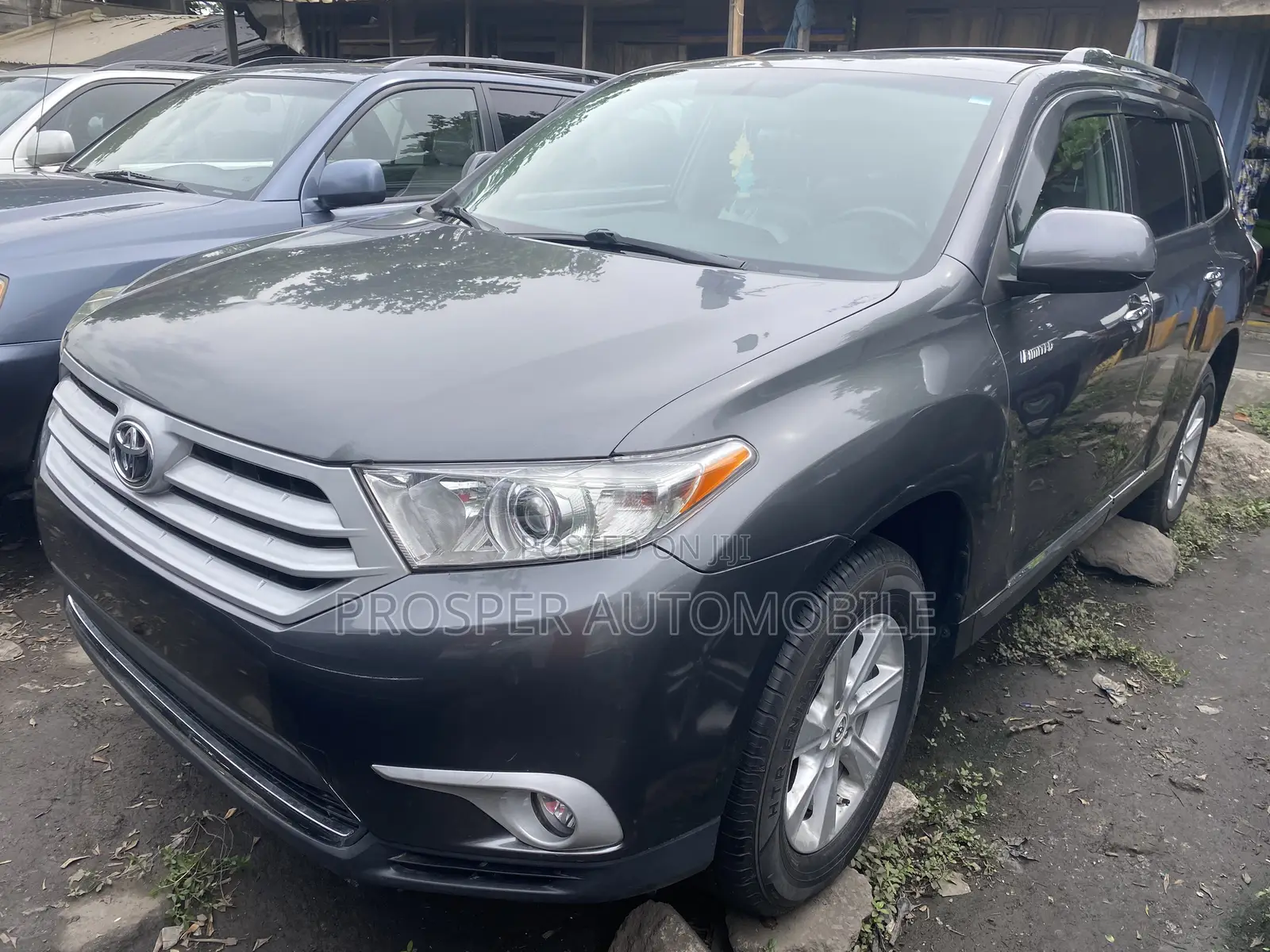 Toyota Highlander SE 2012 Gray