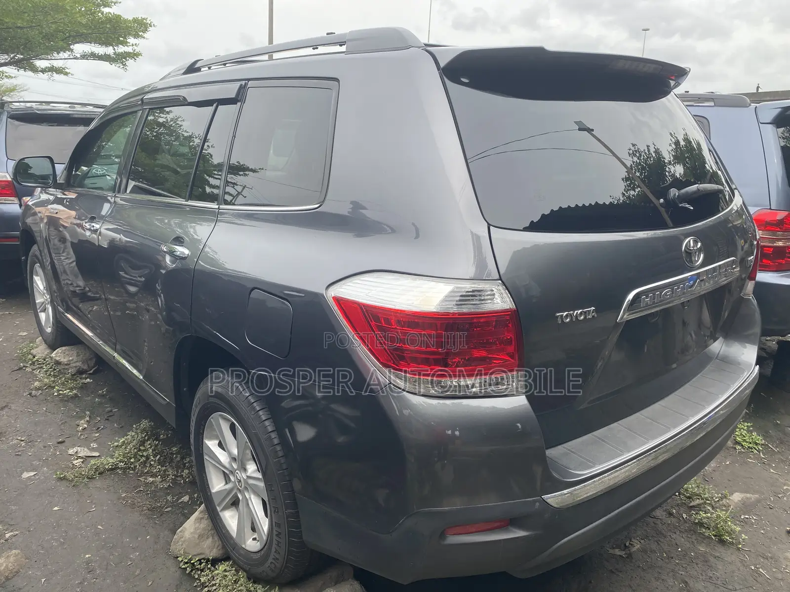 Toyota Highlander SE 2012 Gray