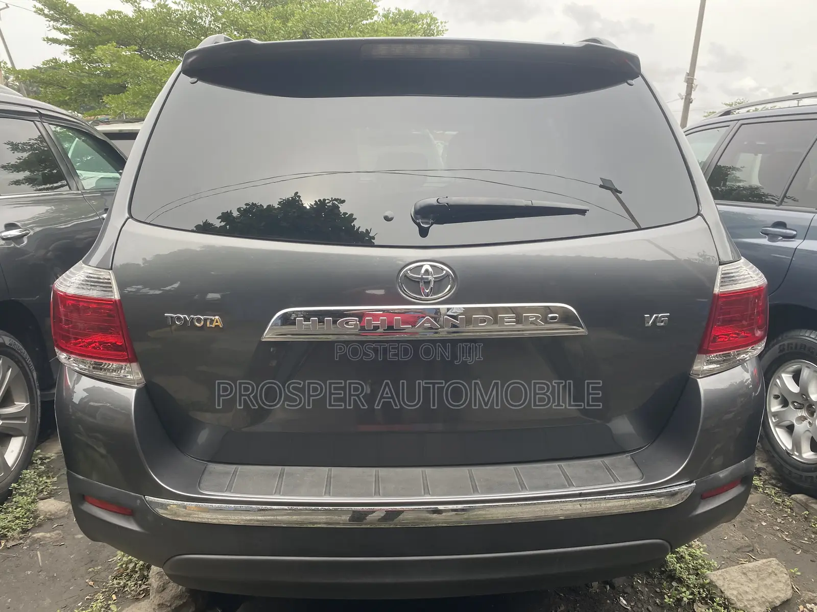 Toyota Highlander SE 2012 Gray