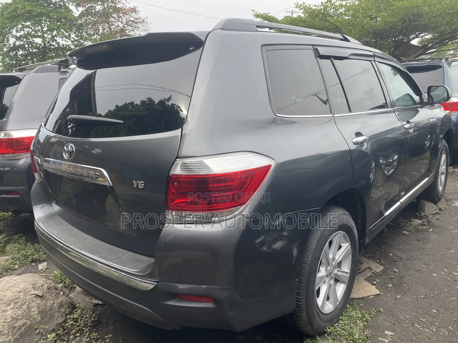 Toyota Highlander SE 2012 Gray