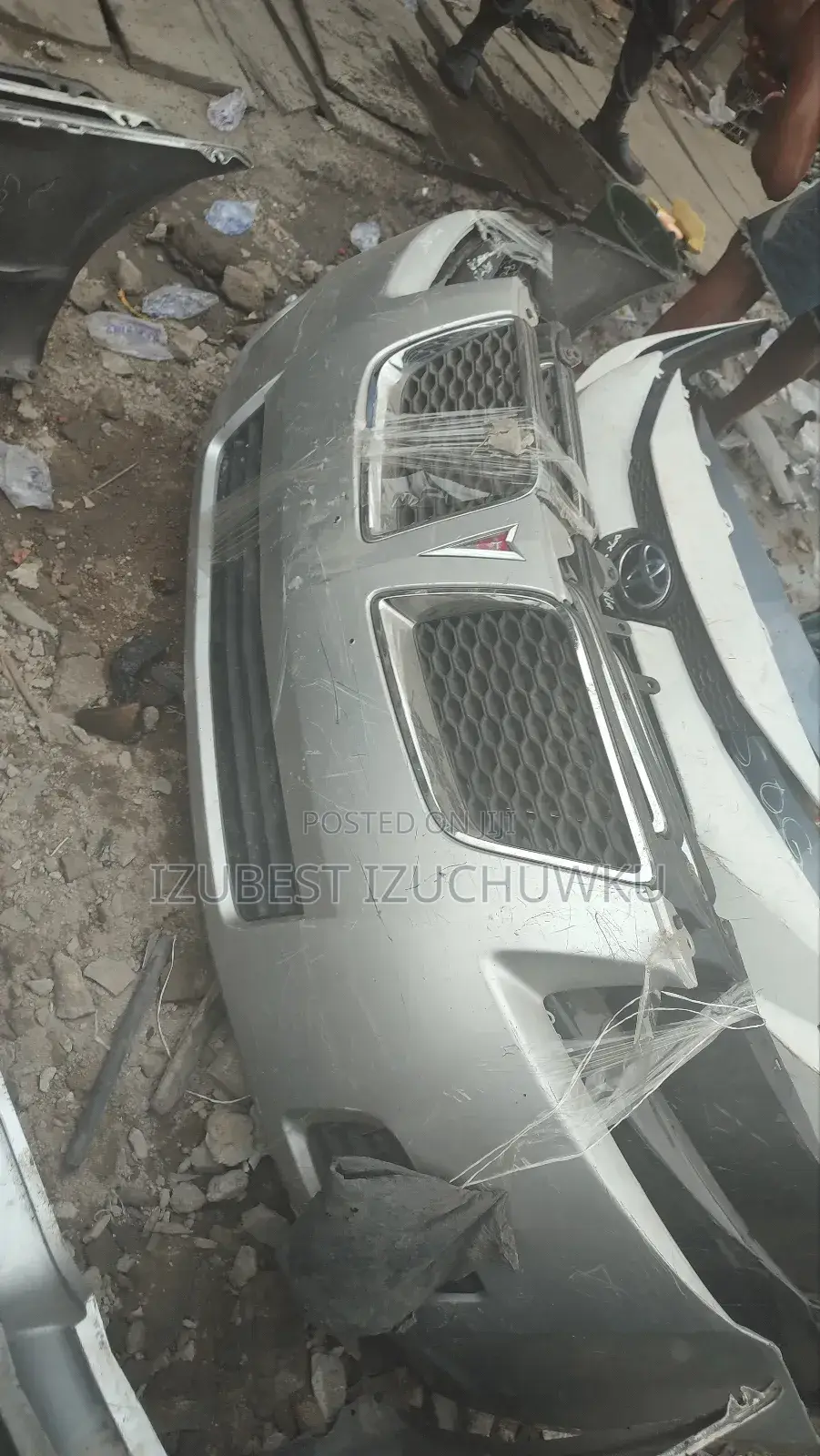 Front Grill Pontiac Vibe 08