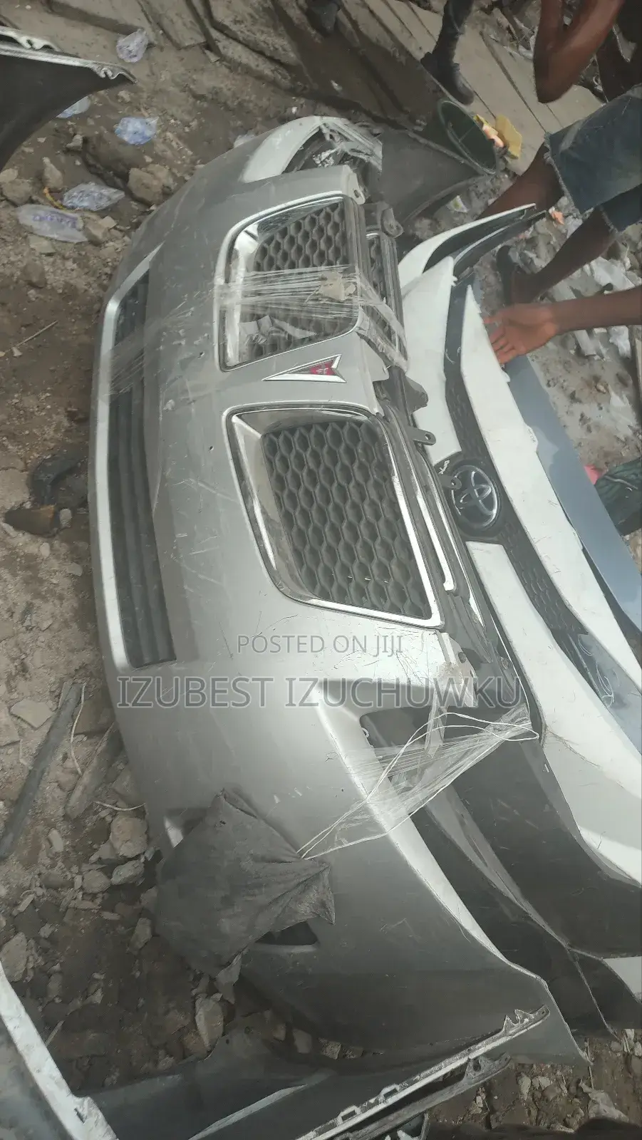 Front Grill Pontiac Vibe 08