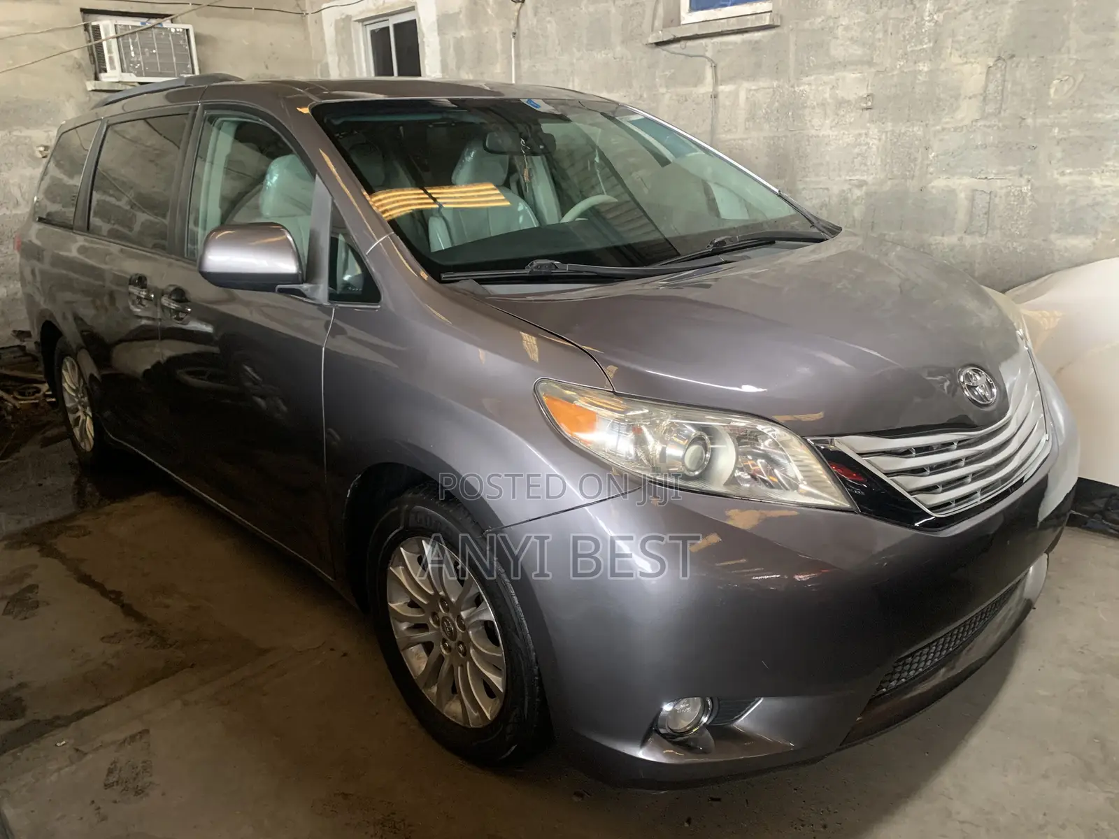 Toyota Sienna 2011 Gray
