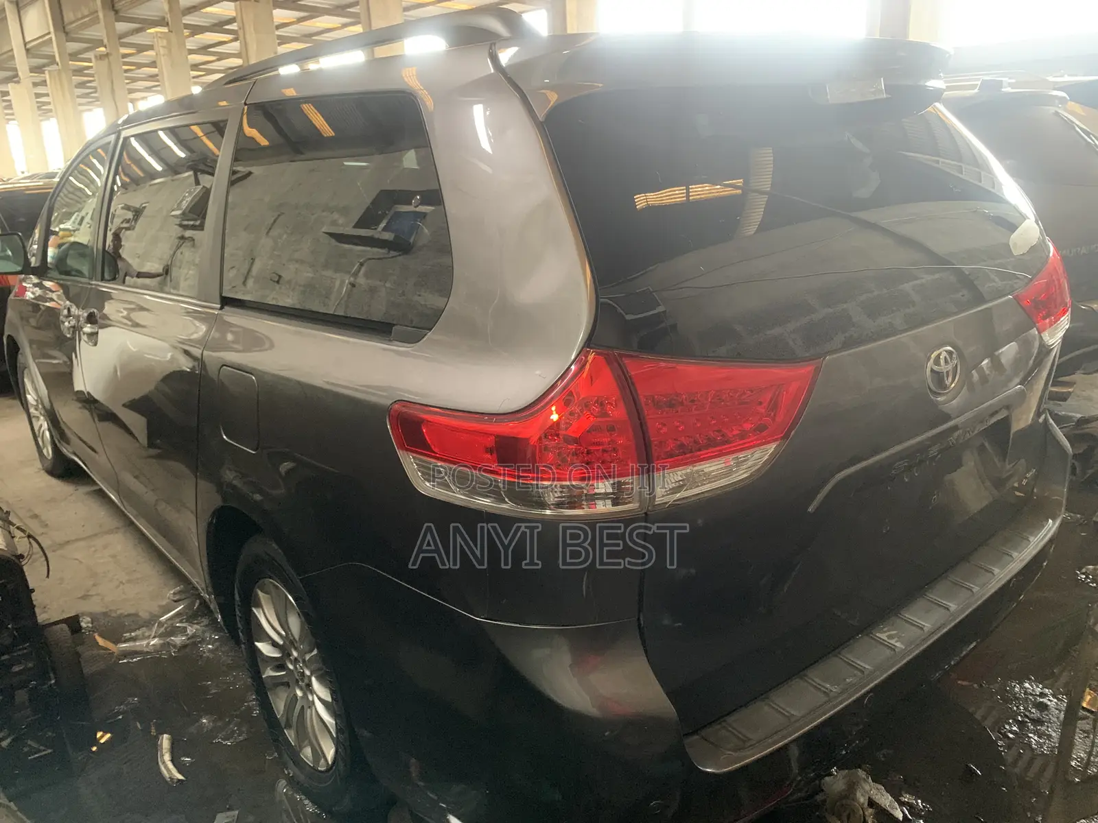 Toyota Sienna 2011 Gray