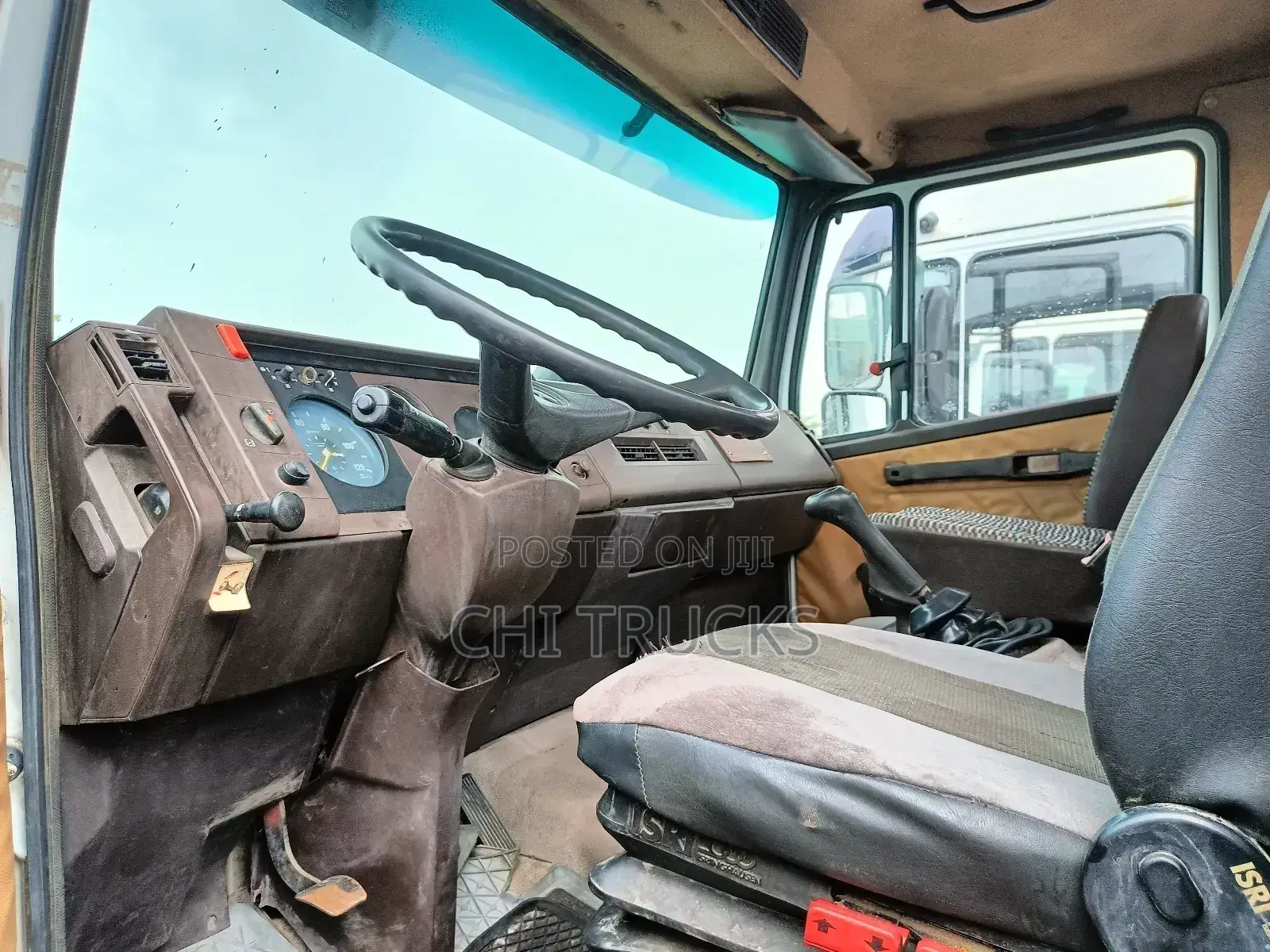 Mercedes-Benz 814 Truck White