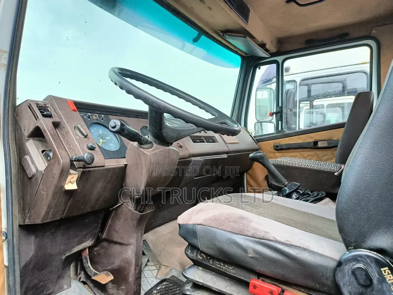 Mercedes-Benz 814 Truck White