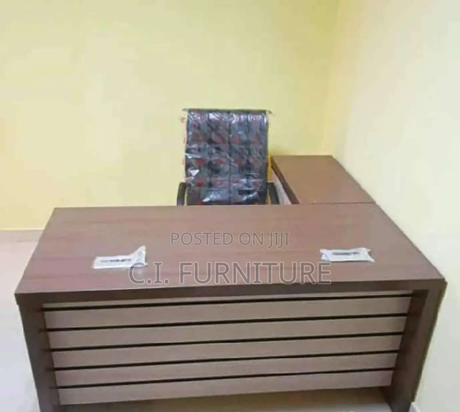 Good Executive Office Table With Exention