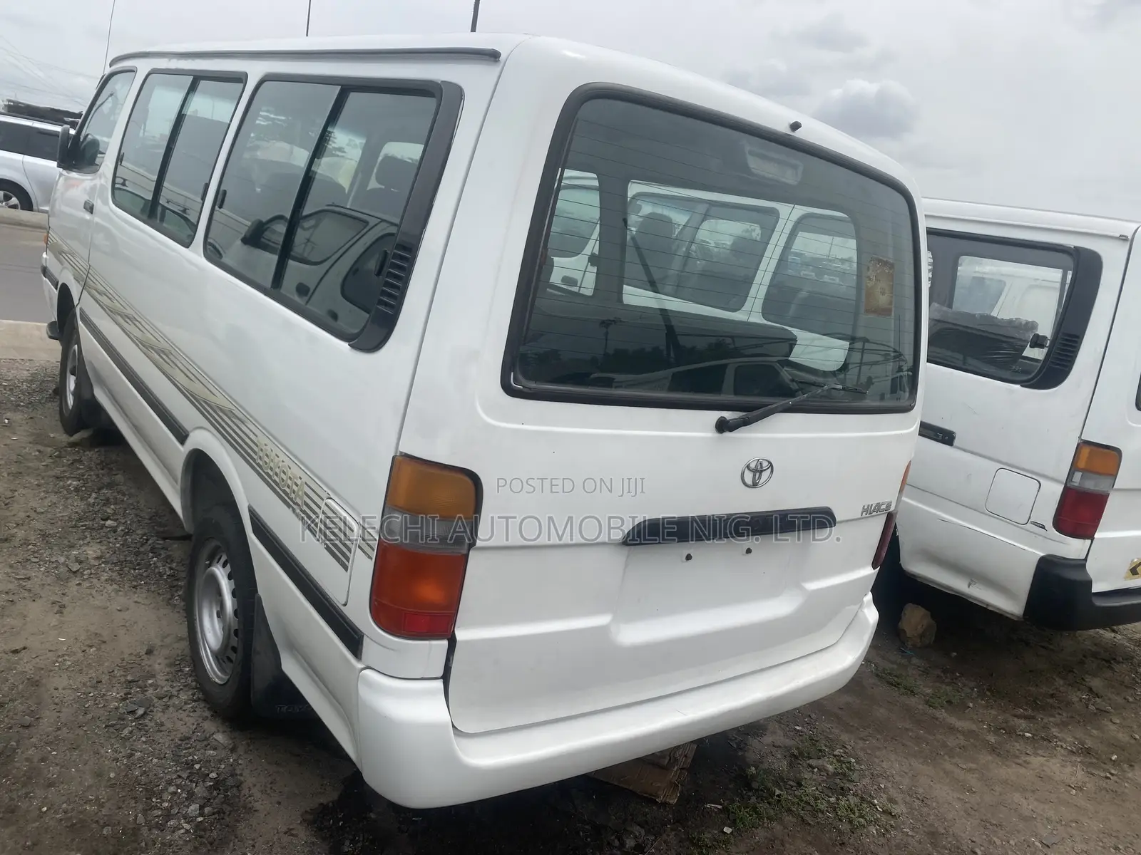Toyota HiAce 2000 White