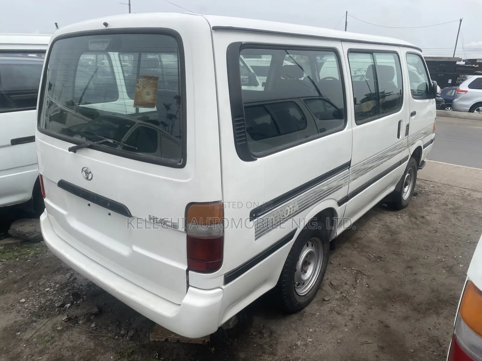 Toyota HiAce 2000 White