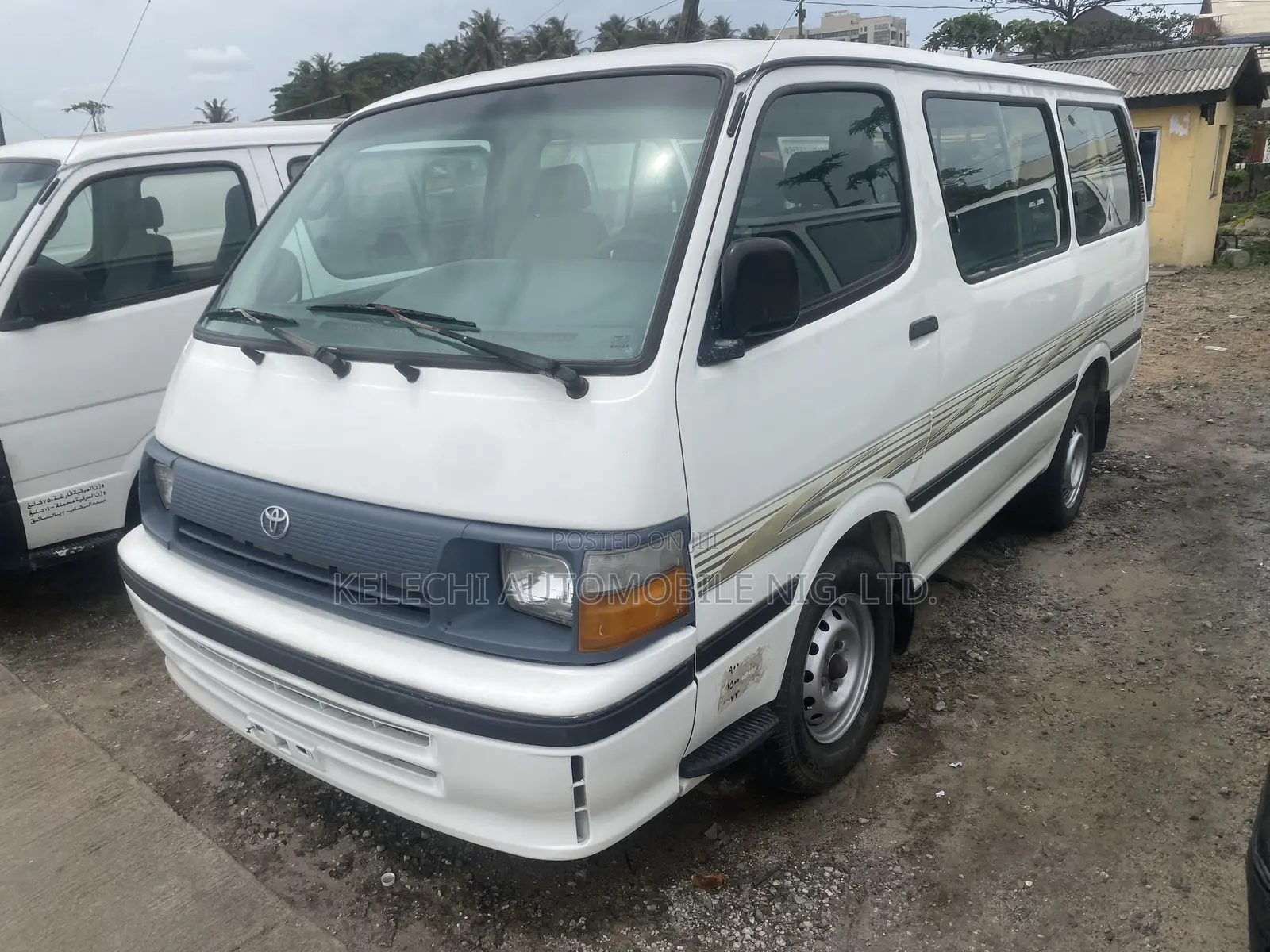 Toyota HiAce 2000 White