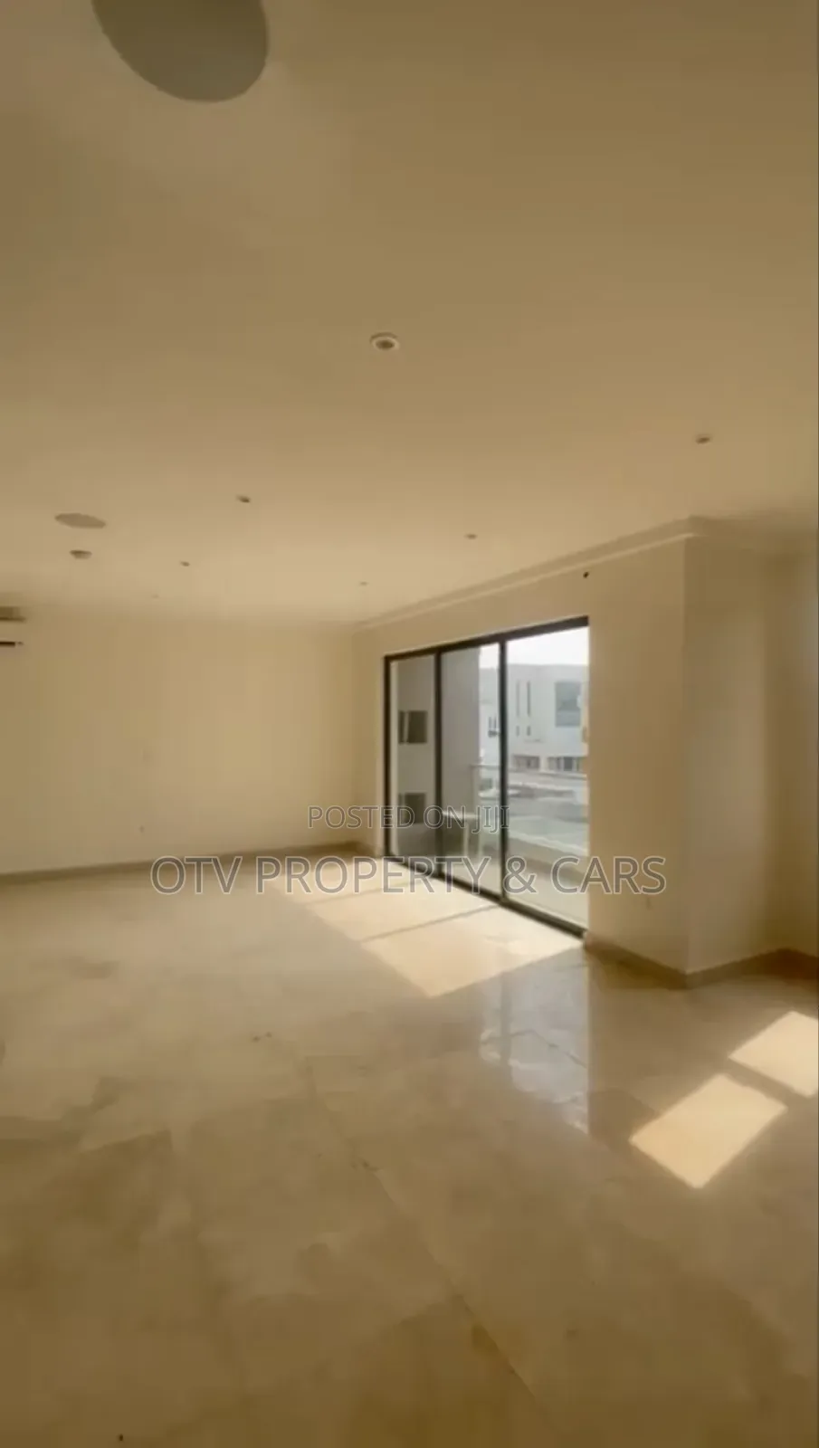 Furnished 8bdrm Maisonette in Banana Island for sale
