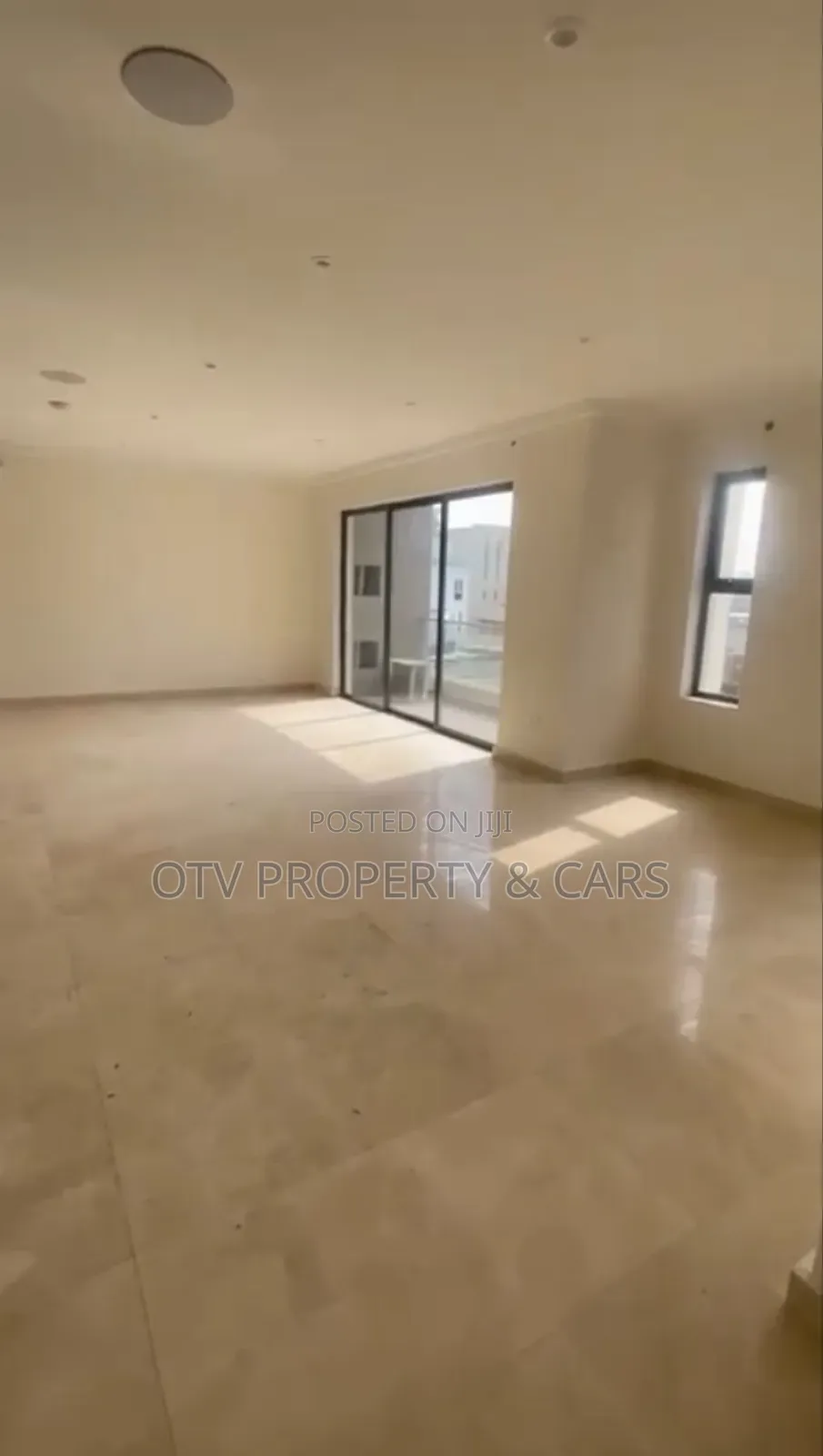 Furnished 8bdrm Maisonette in Banana Island for sale
